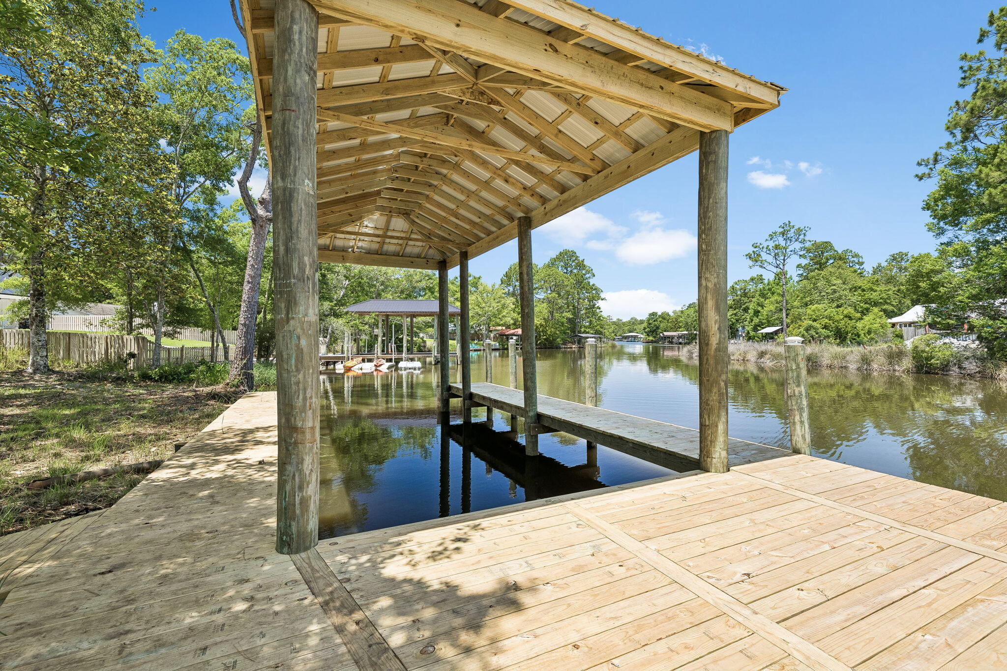 92 Waterside Lane