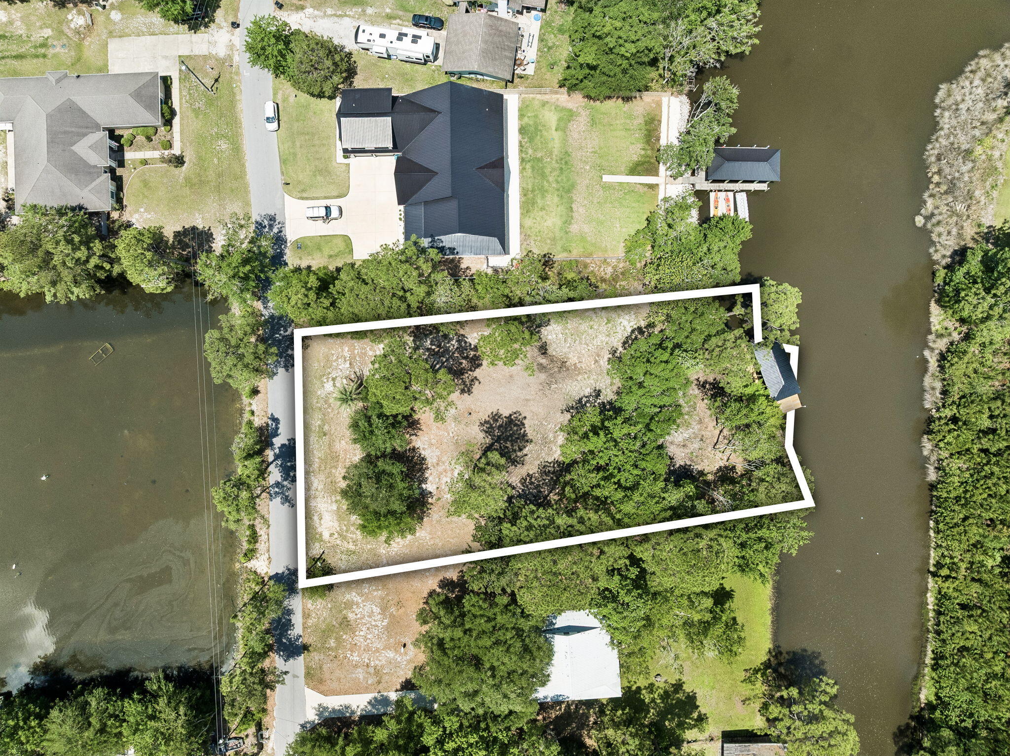 92 Waterside Lane