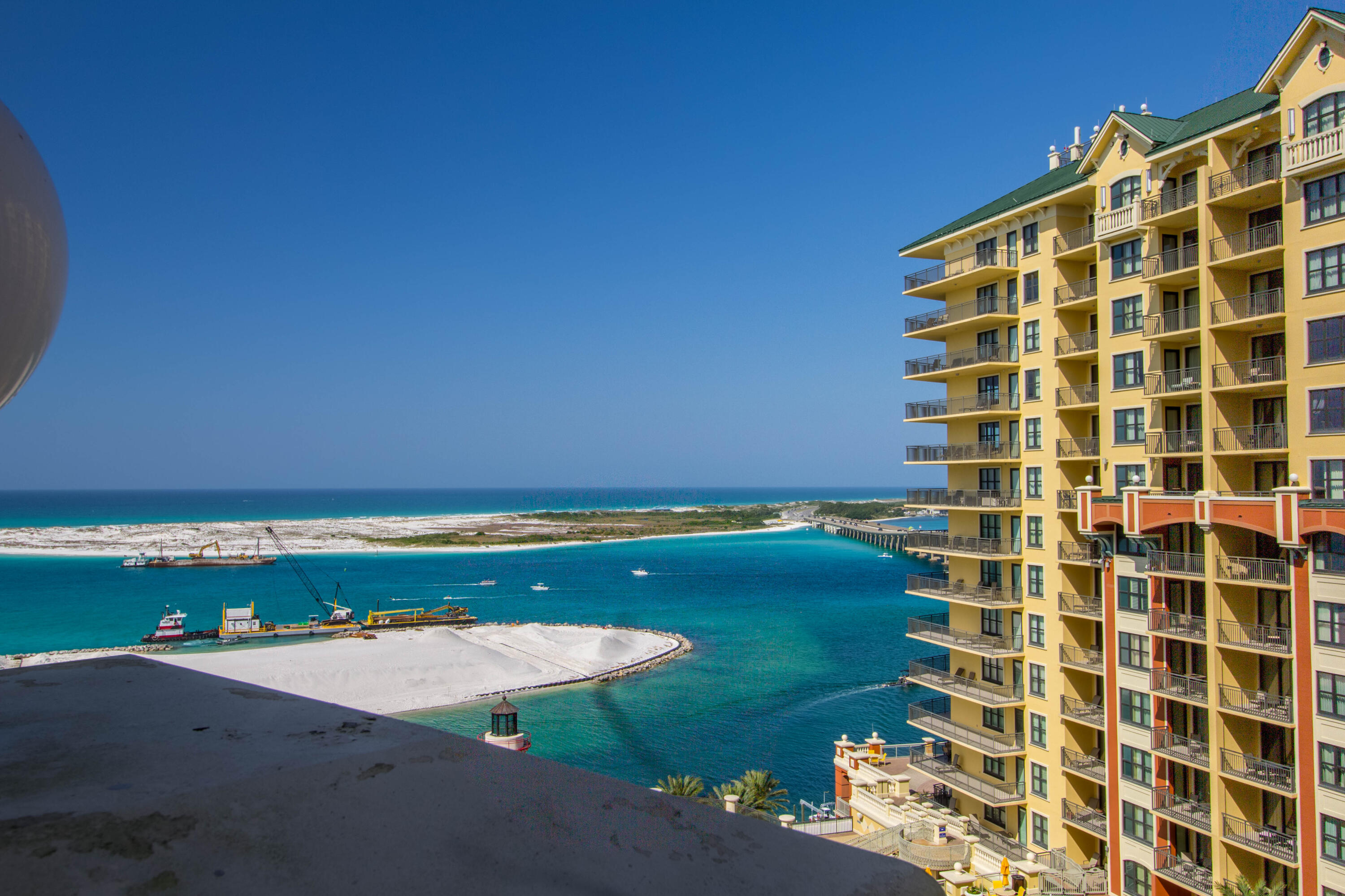 EMERALD GRANDE - Residential