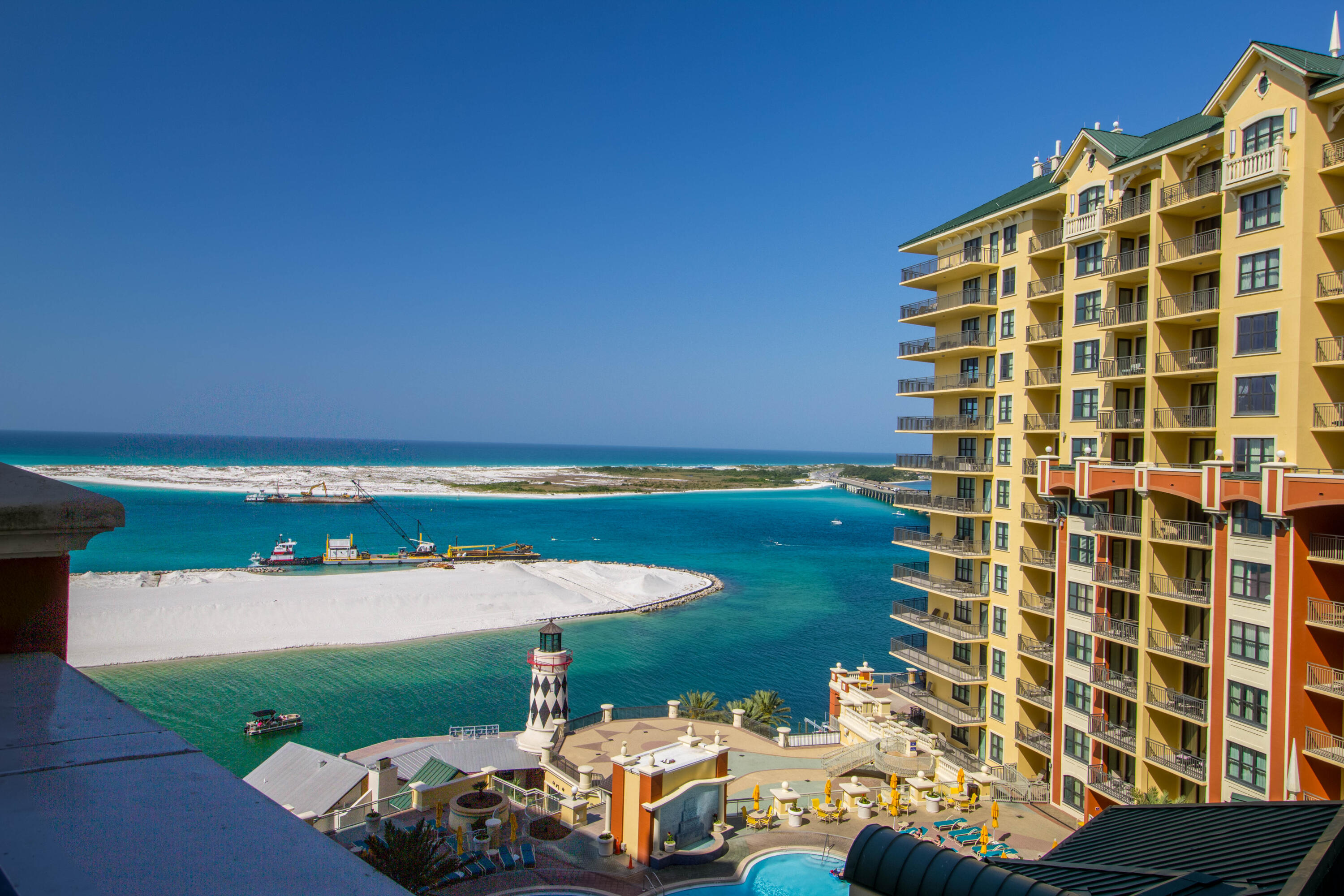 EMERALD GRANDE - Residential