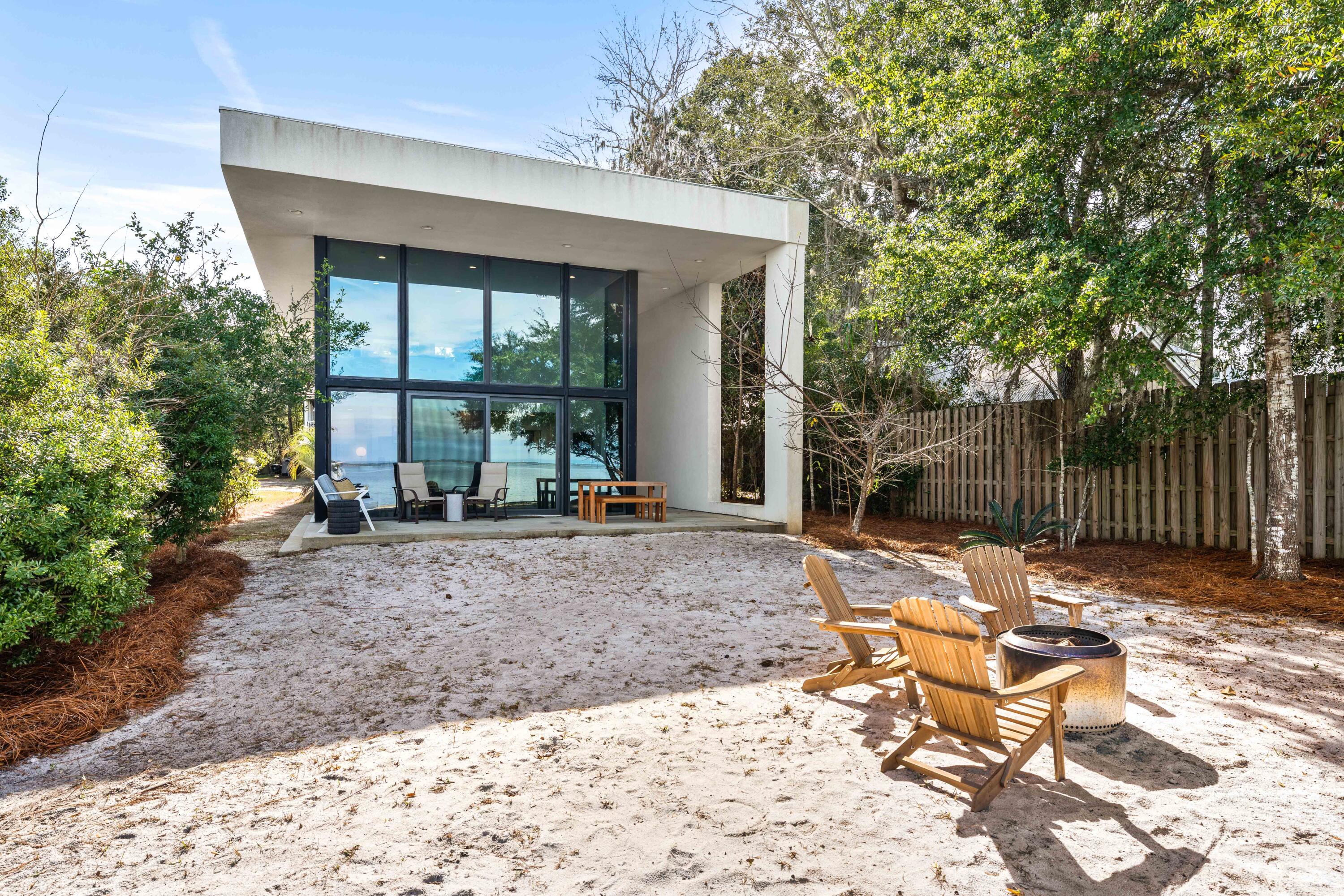 MAGNOLIA BEACH - Land