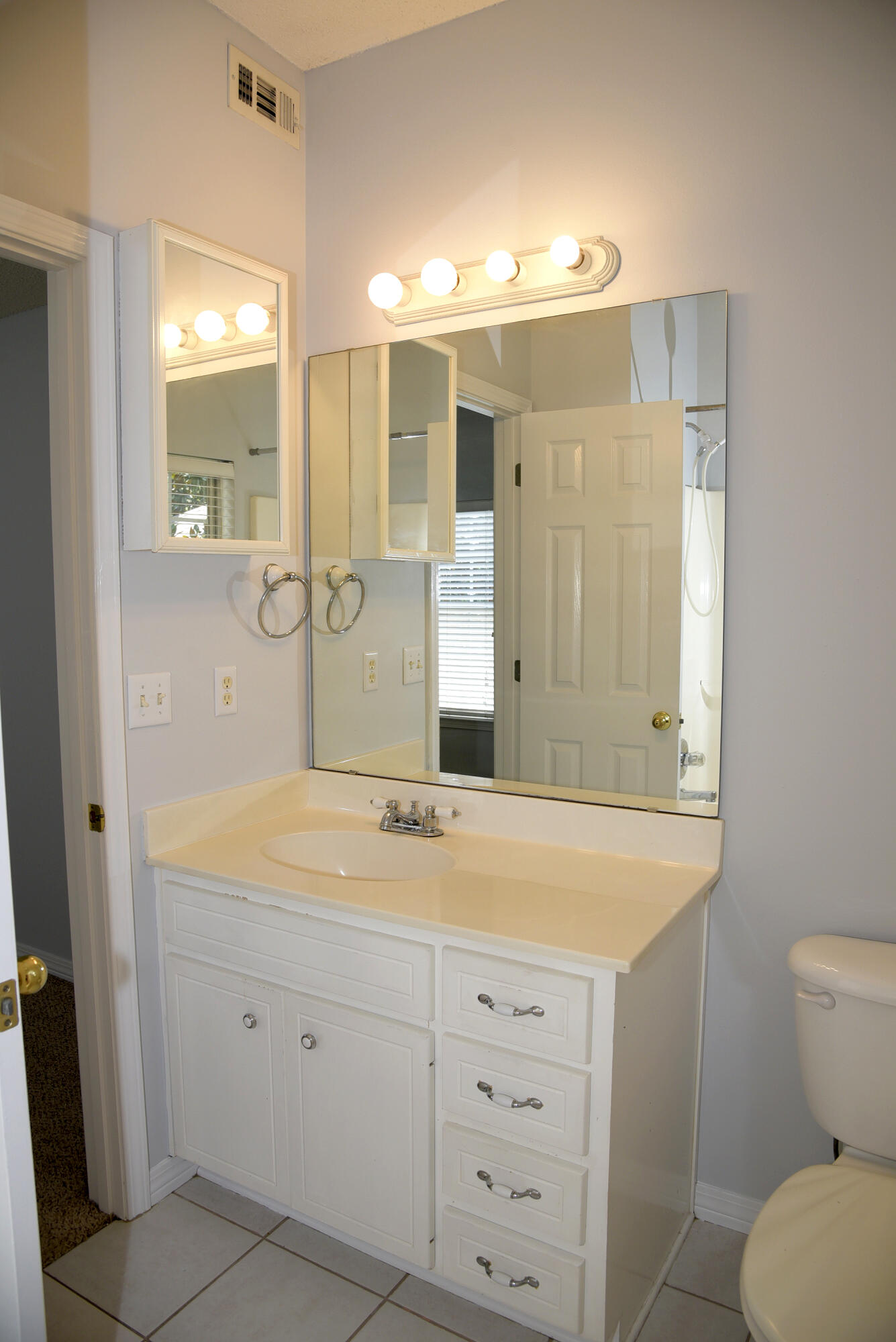 THE OAKS AT NICEVILLE - Residential