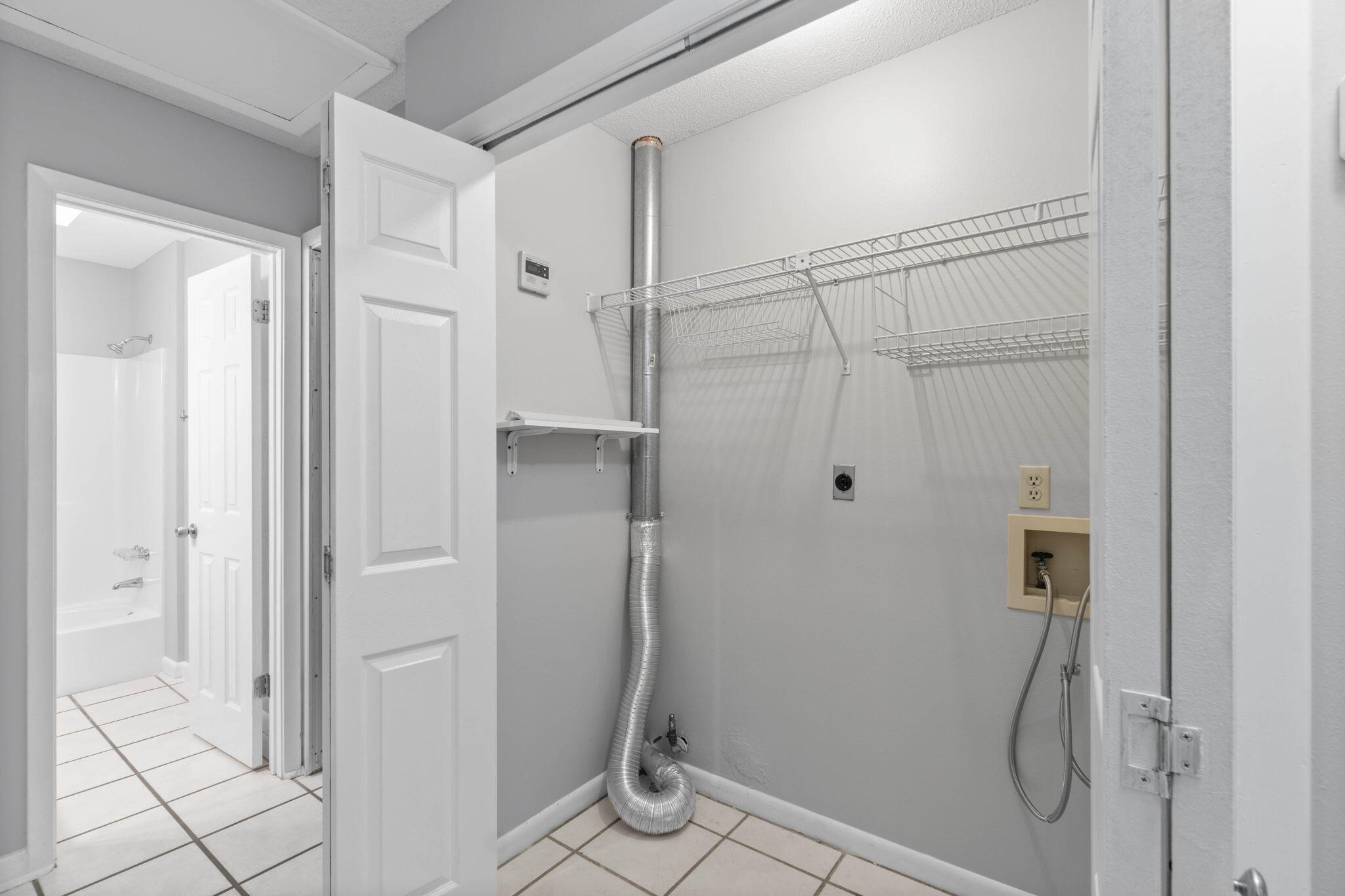 WYNNEHAVEN BCH EST 1ST ADD - Residential Lease