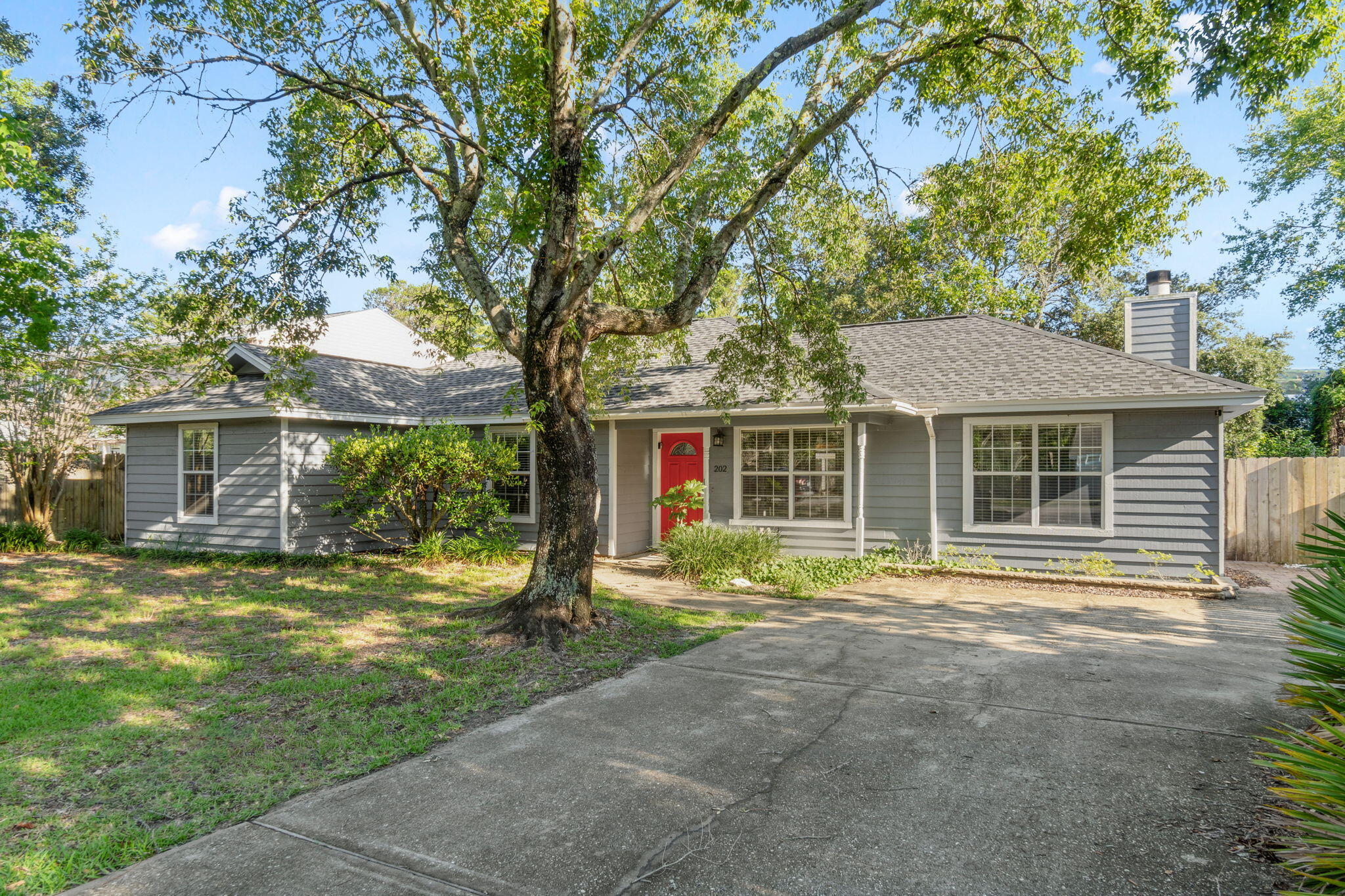 WYNNEHAVEN BCH EST 1ST ADD - Residential Lease