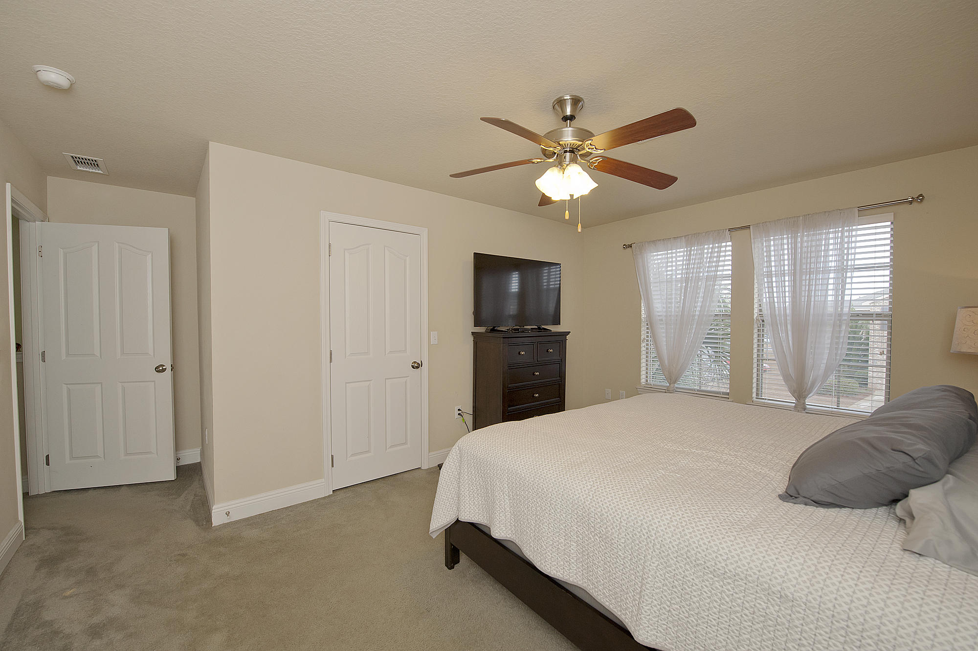 RESERVE POINTE - Residential