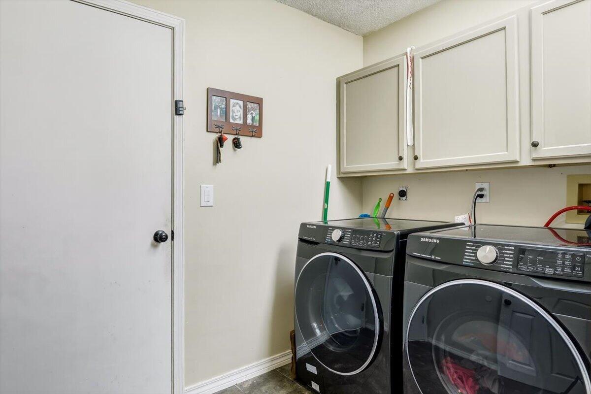 PINE FOREST - Residential