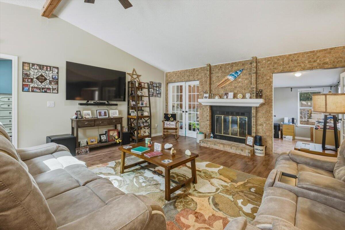 PINE FOREST - Residential