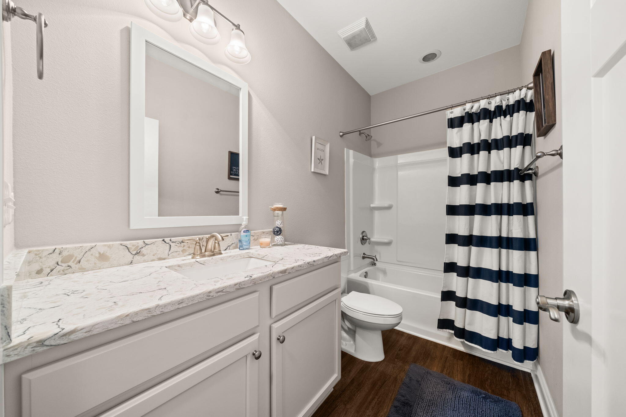 CROSS CREEK - Residential Lease
