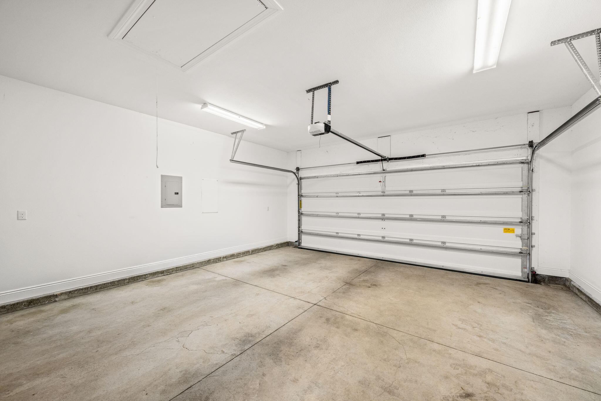 CROSS CREEK - Residential Lease