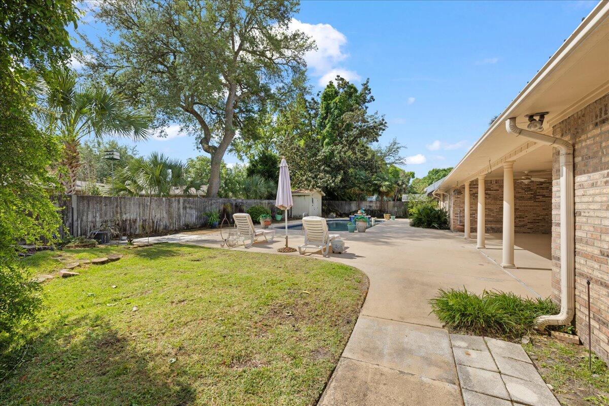 COMMODORE PLACE - Residential