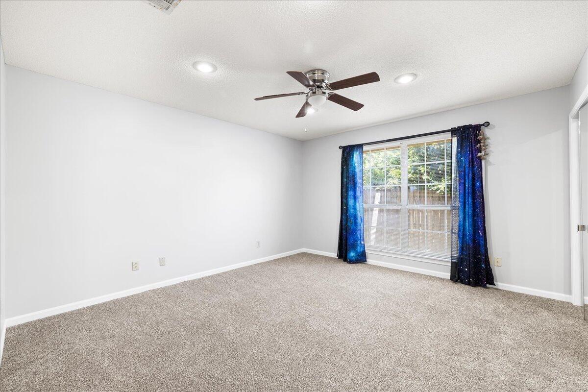 COMMODORE PLACE - Residential
