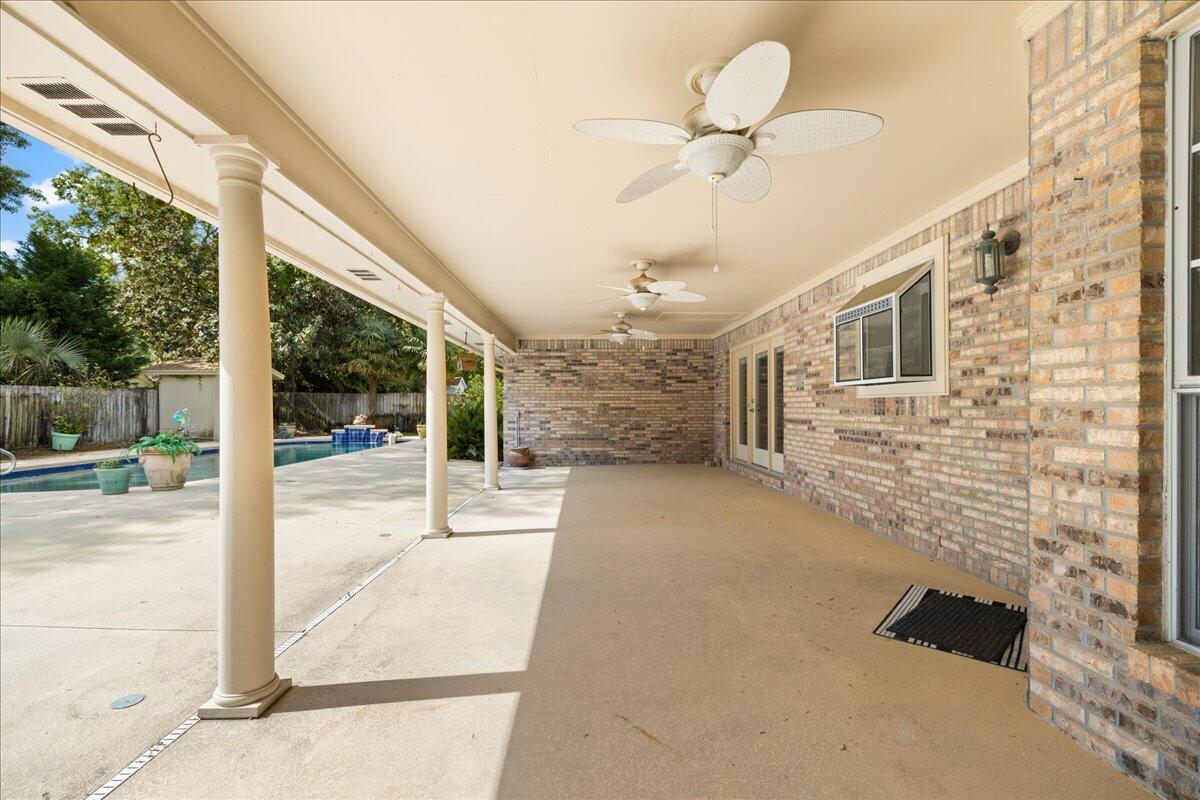 COMMODORE PLACE - Residential