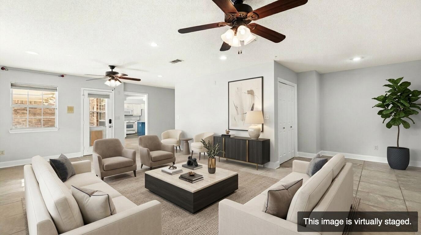 COMMODORE PLACE - Residential