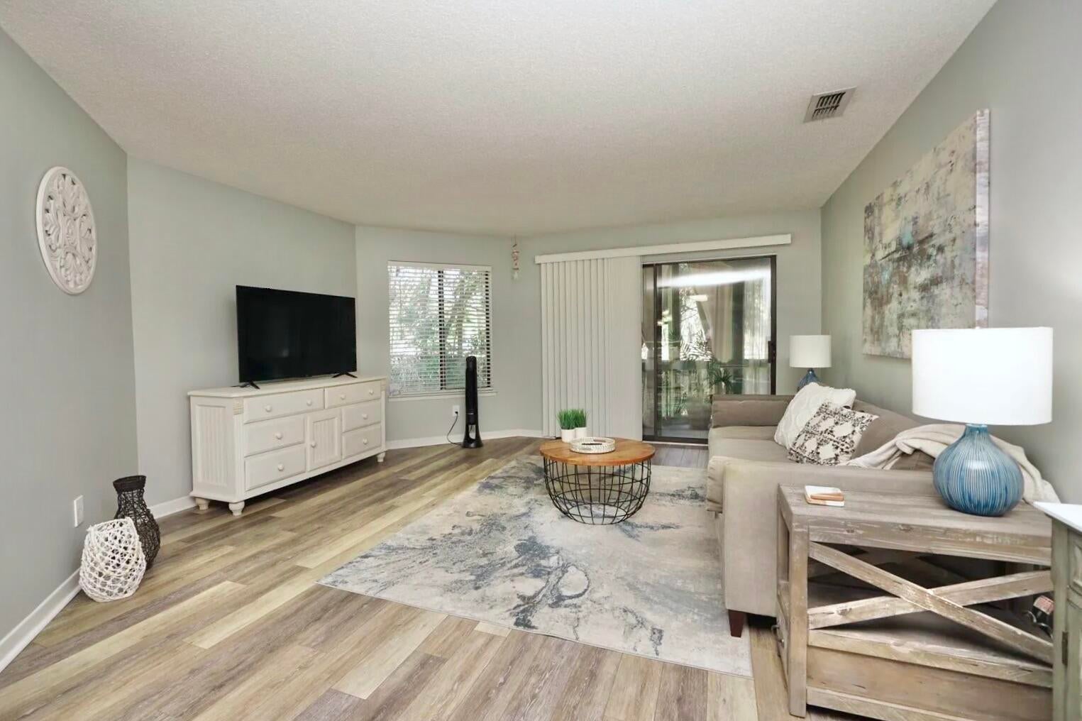 55 Bay Drive 2202
