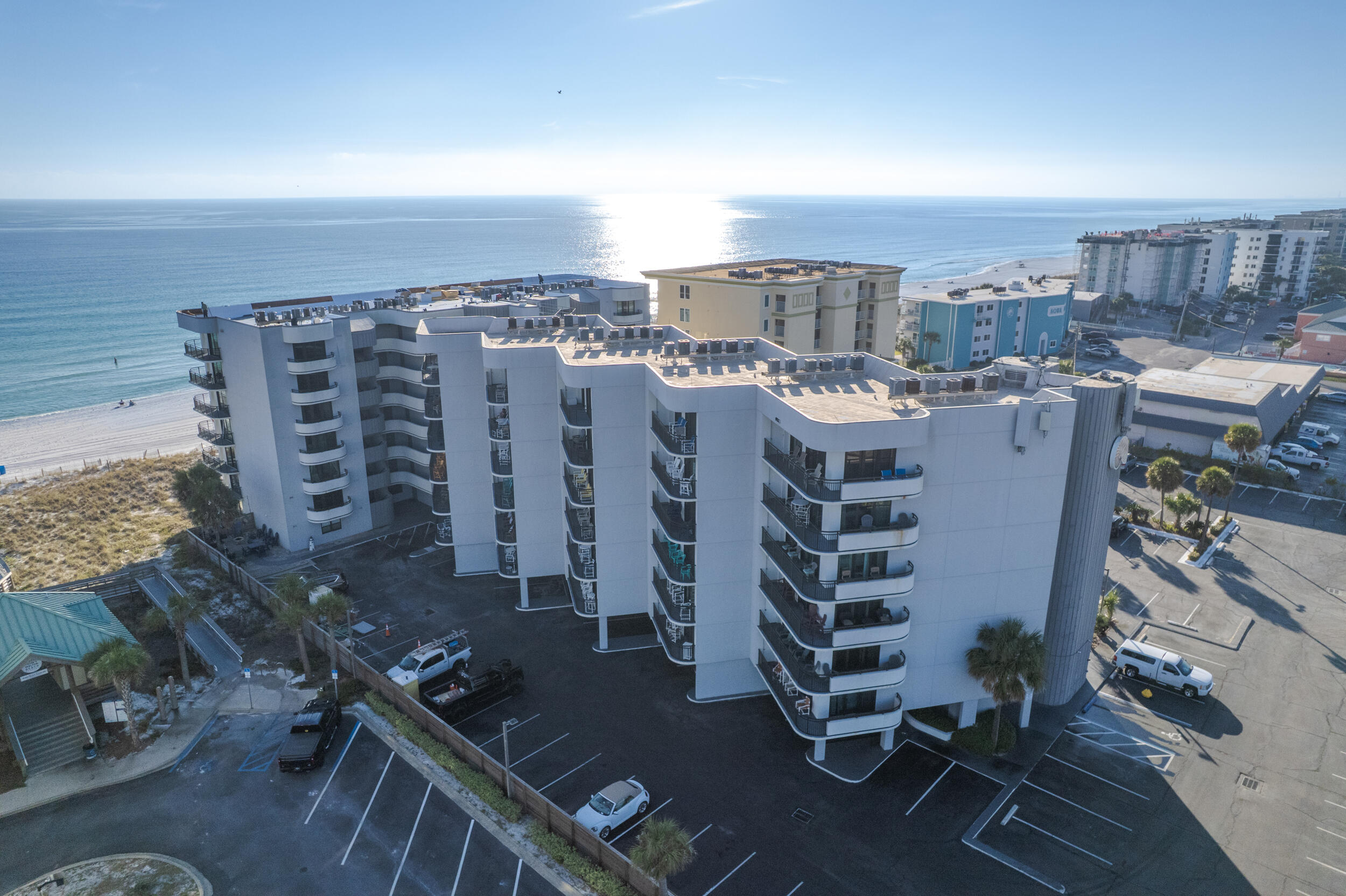 NAUTILUS CONDO - Residential