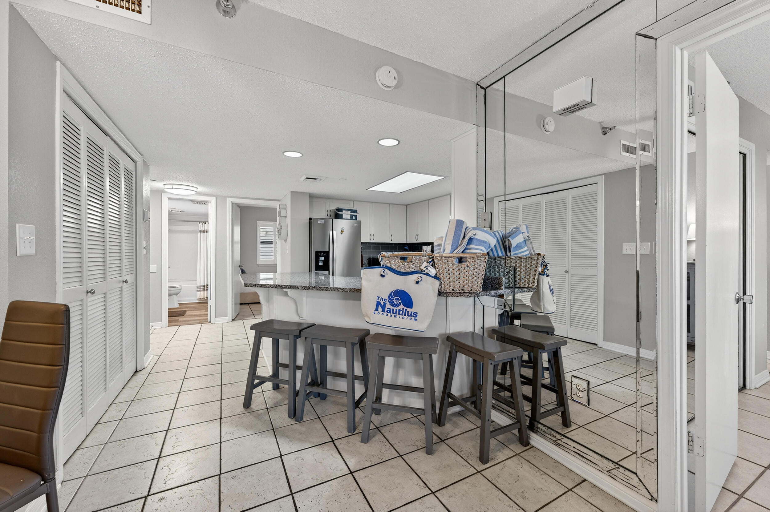 NAUTILUS CONDO - Residential