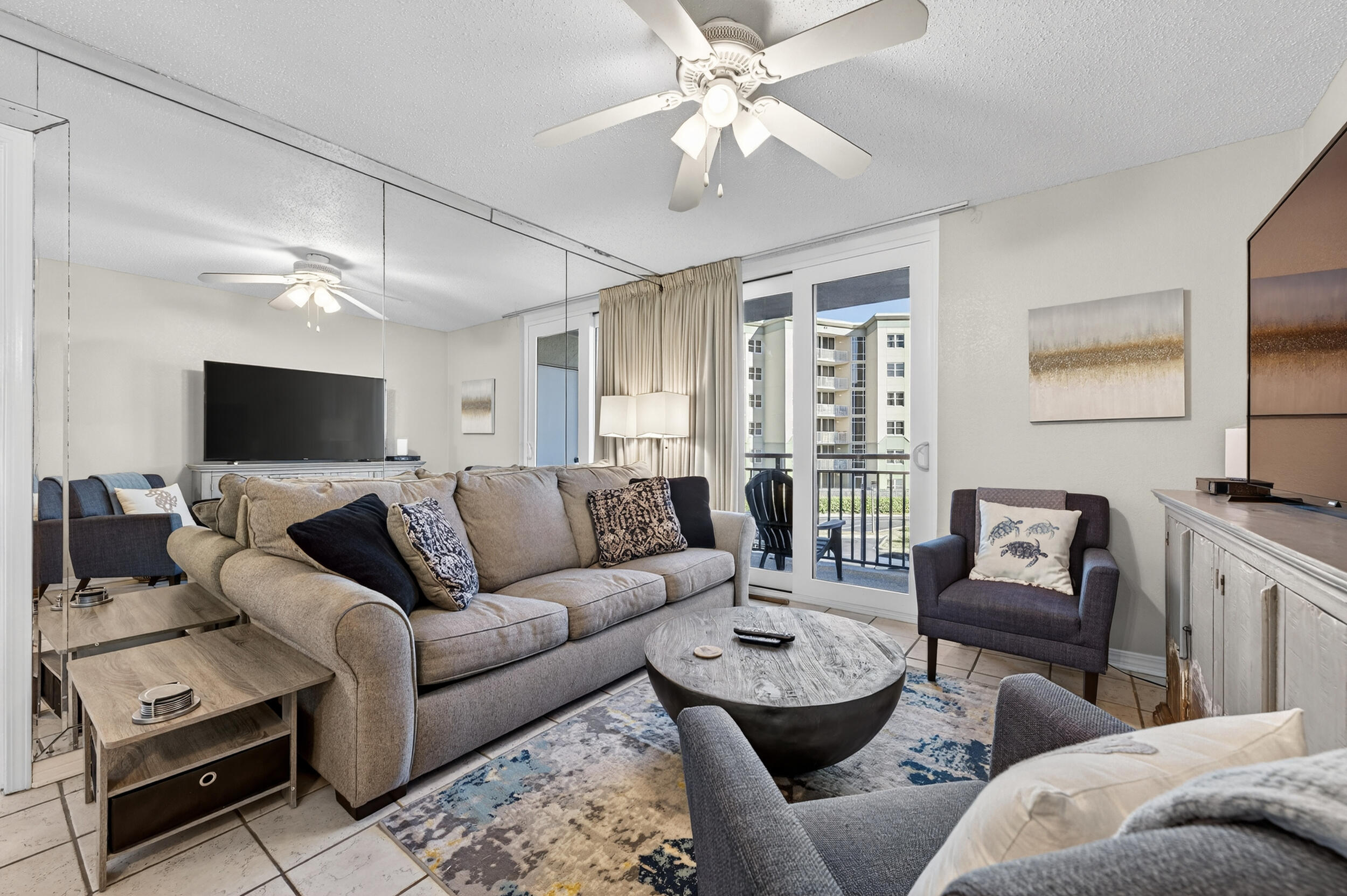 NAUTILUS CONDO - Residential