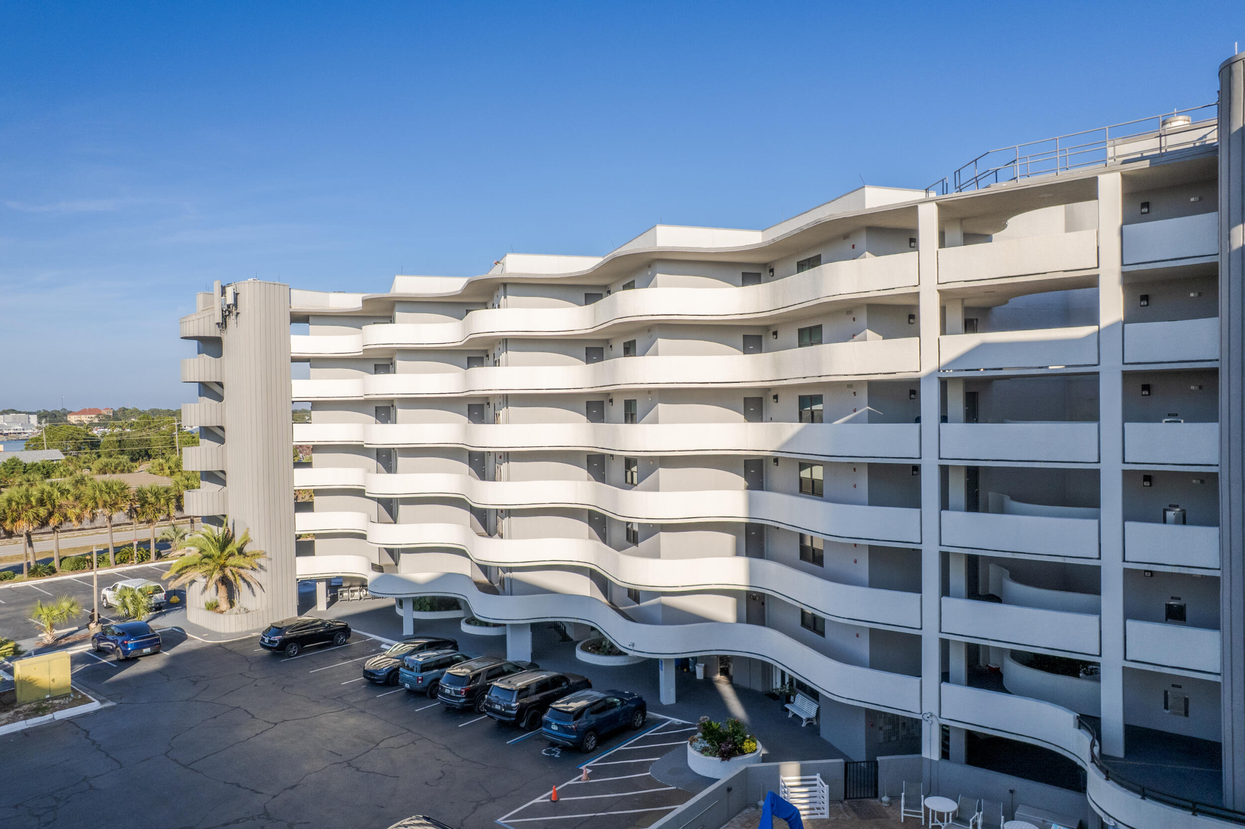 NAUTILUS CONDO - Residential