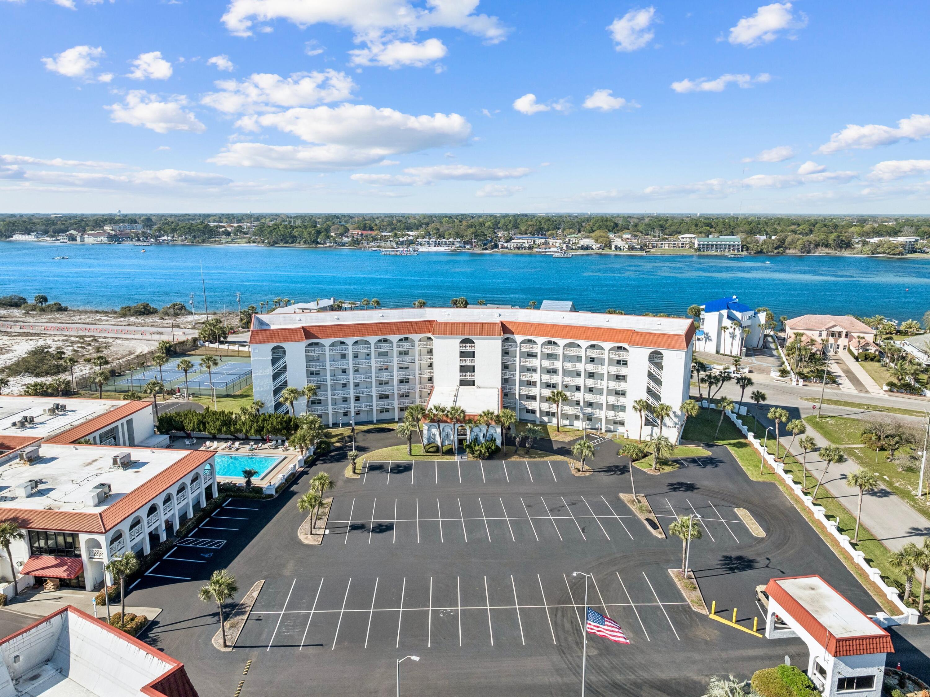 EL MATADOR CONDO - Residential