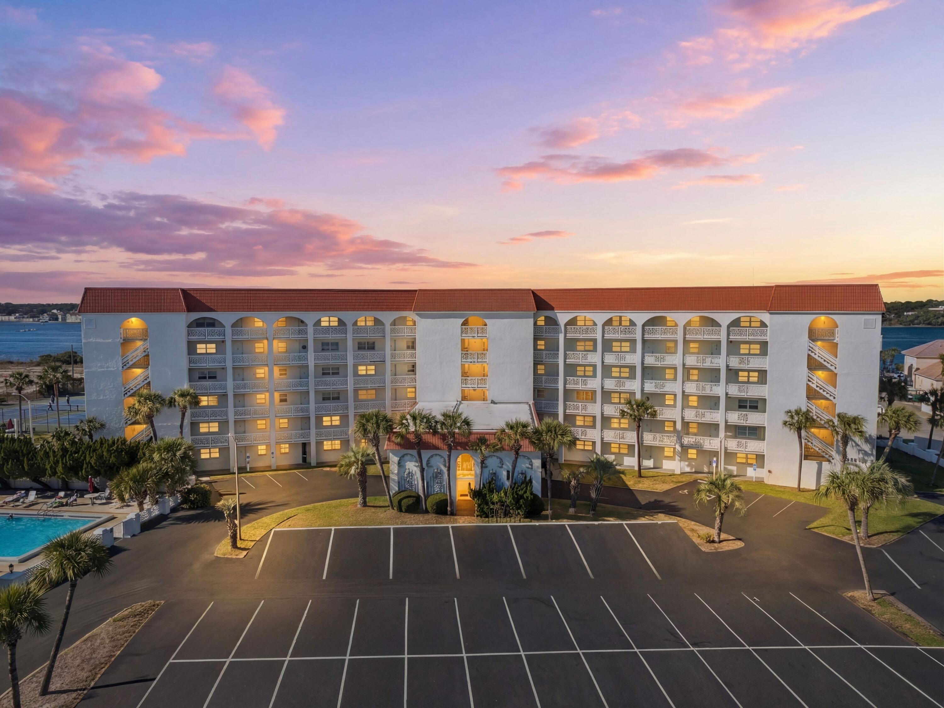 EL MATADOR CONDO - Residential