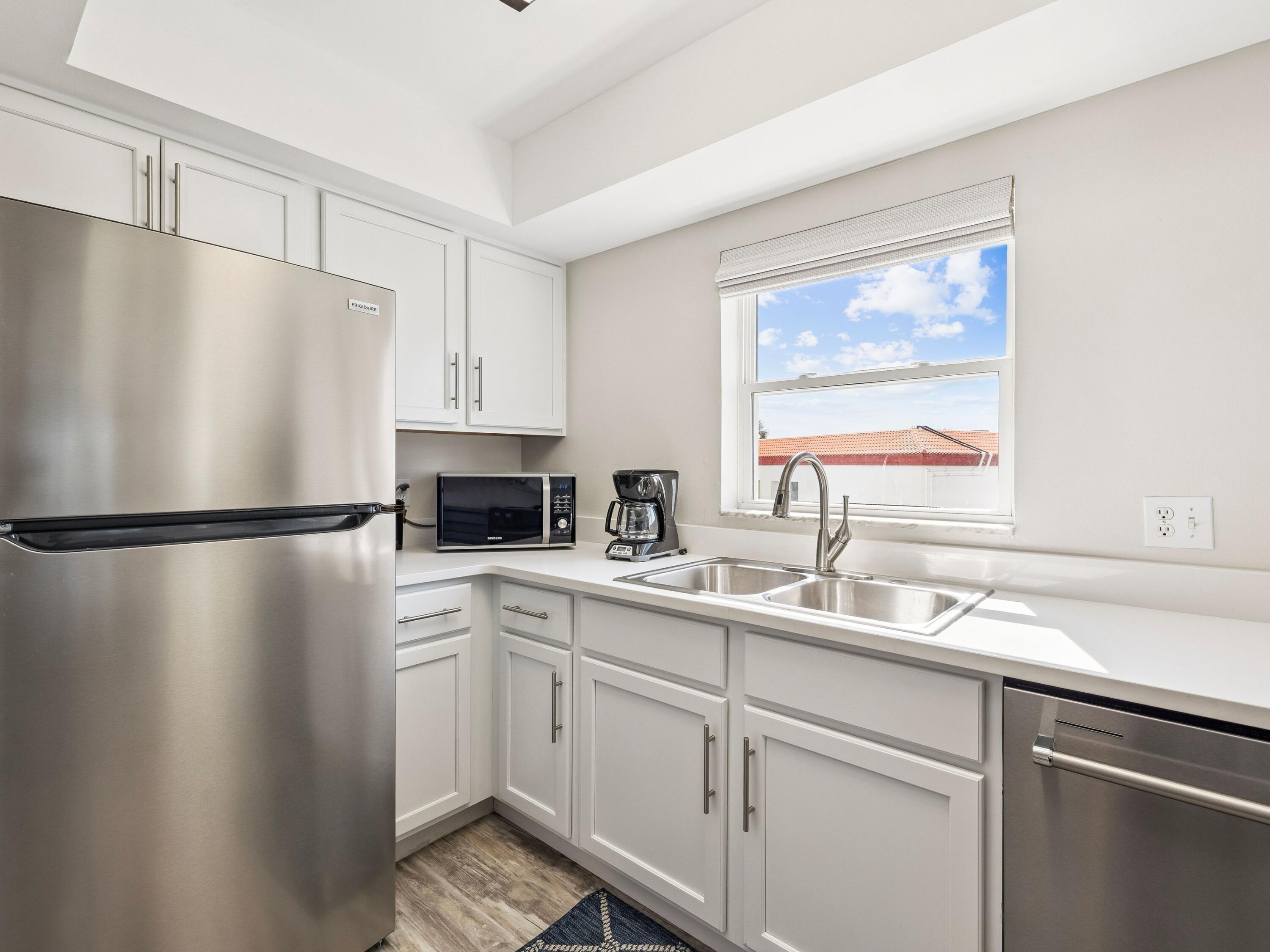 EL MATADOR CONDO - Residential