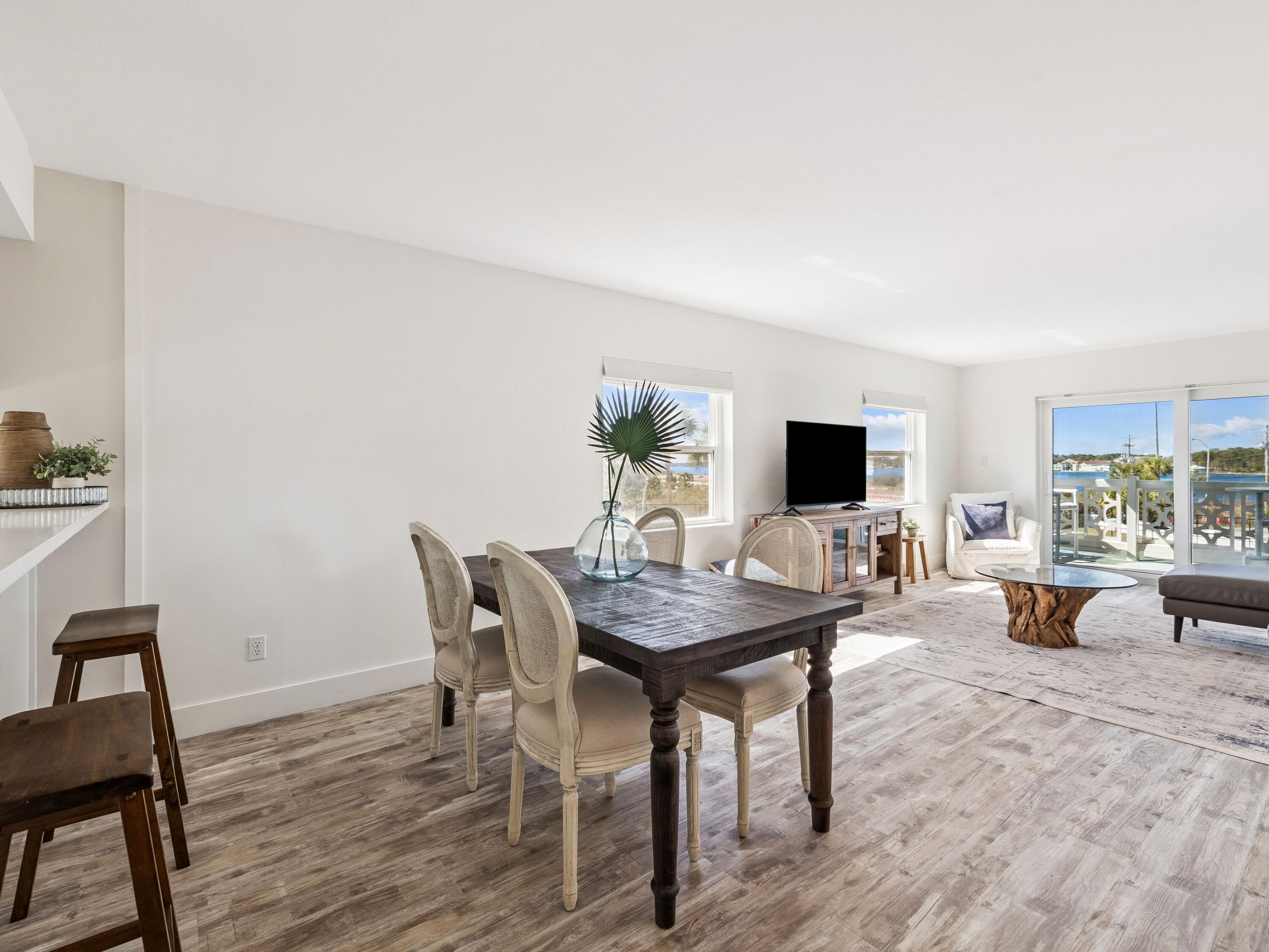 EL MATADOR CONDO - Residential