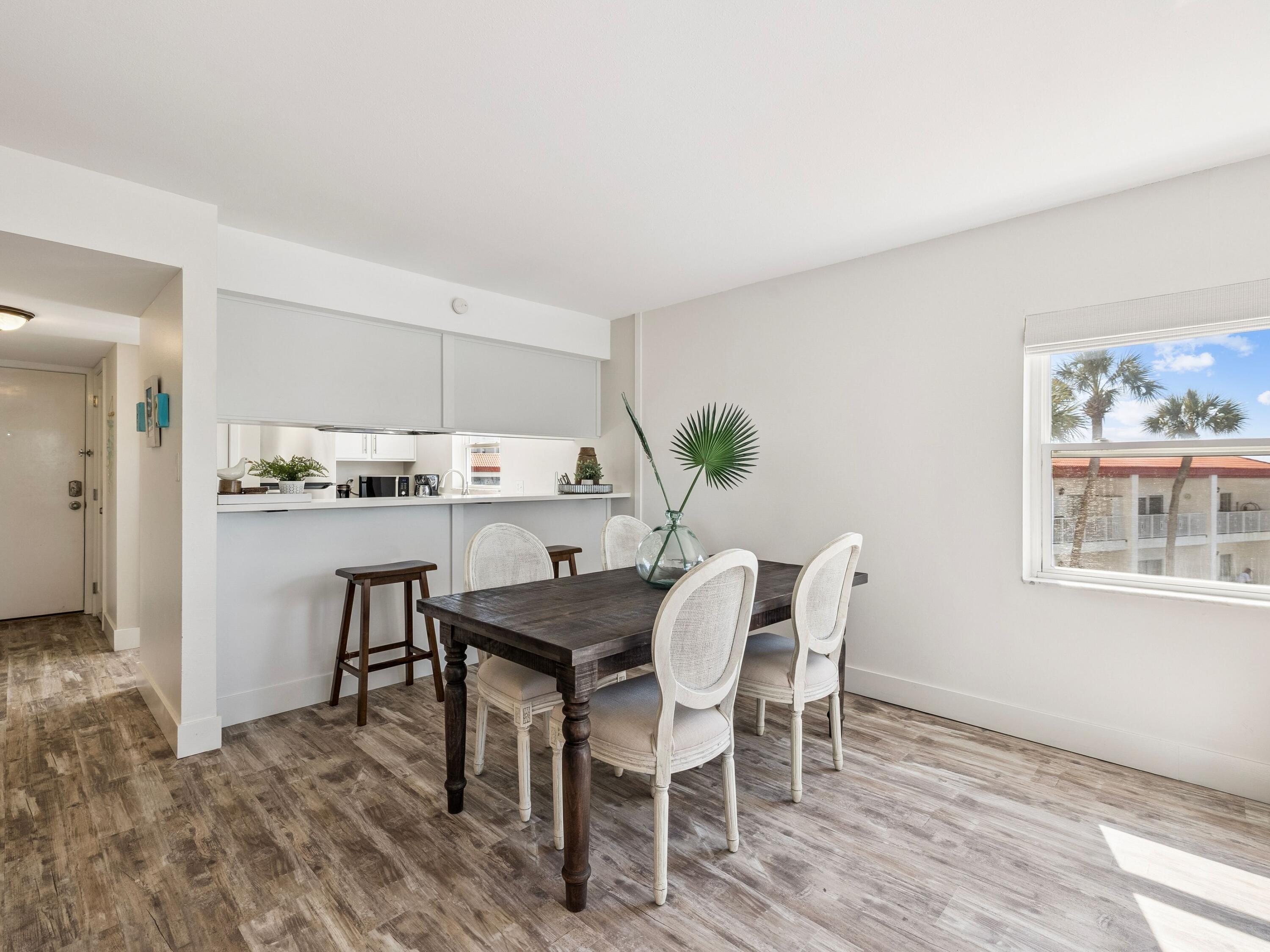 EL MATADOR CONDO - Residential