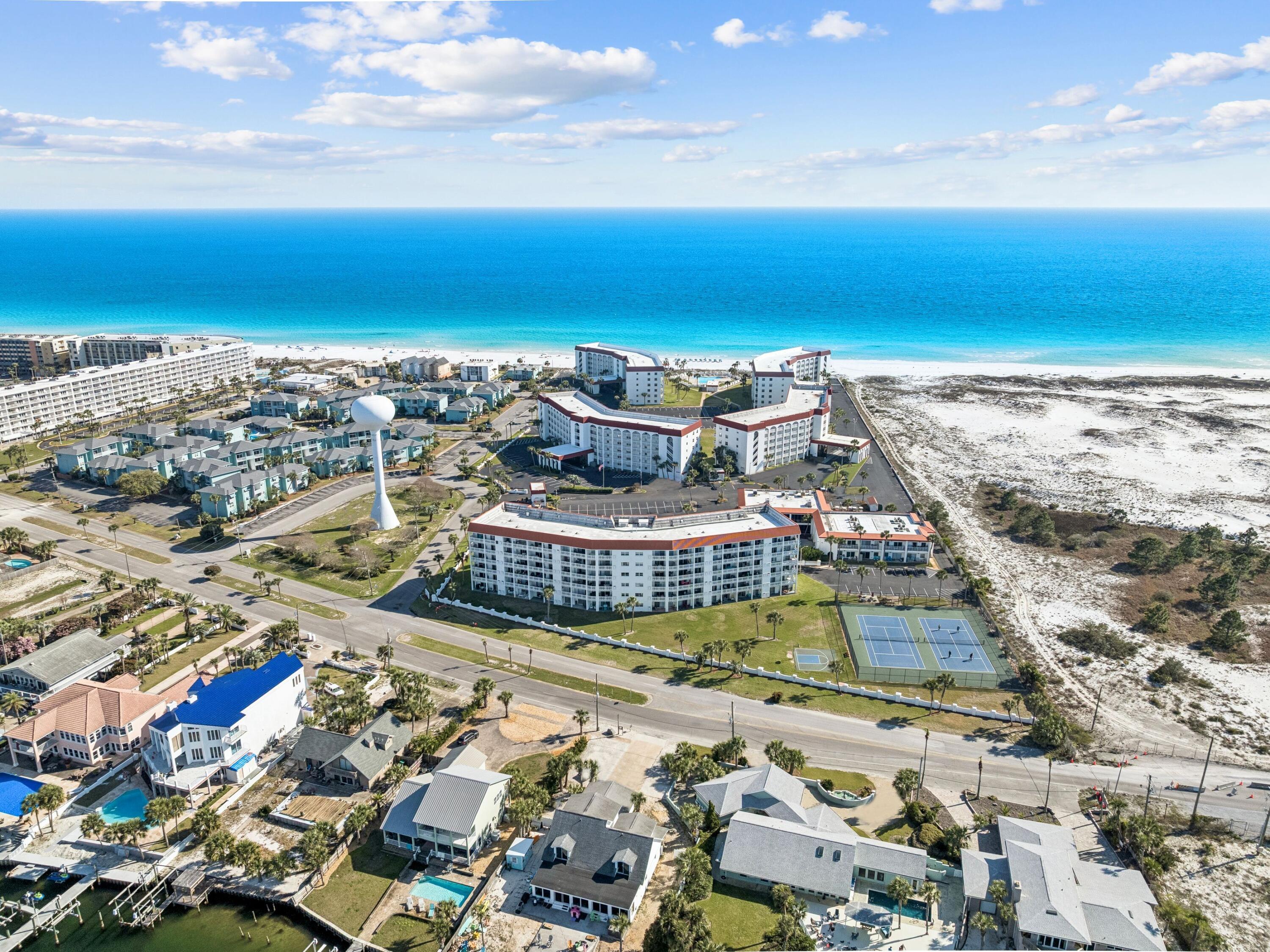 EL MATADOR CONDO - Residential