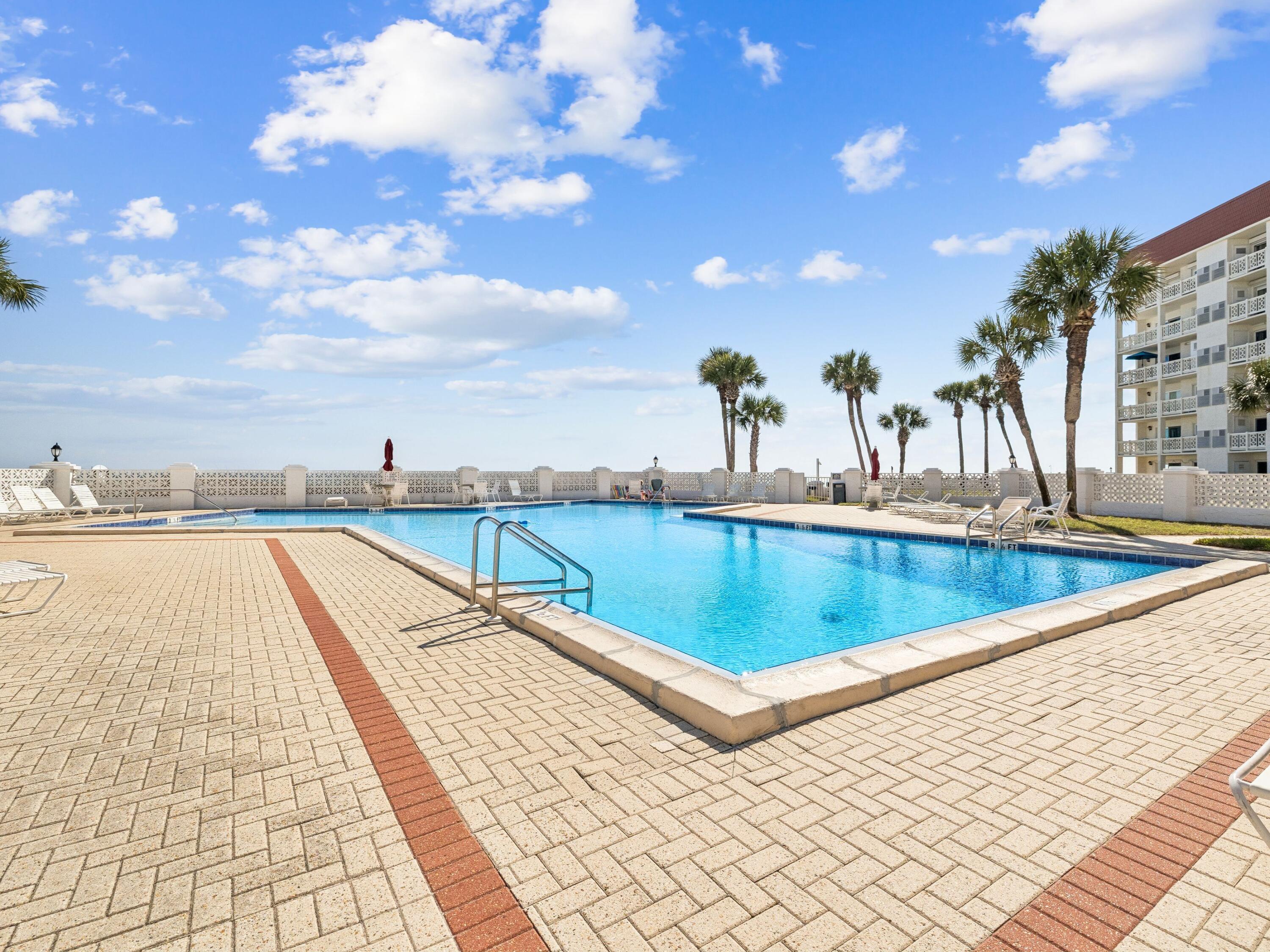 EL MATADOR CONDO - Residential