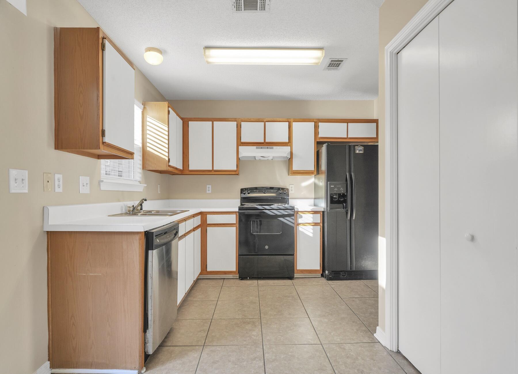 TOKALON TERRACE S/D - Residential Lease