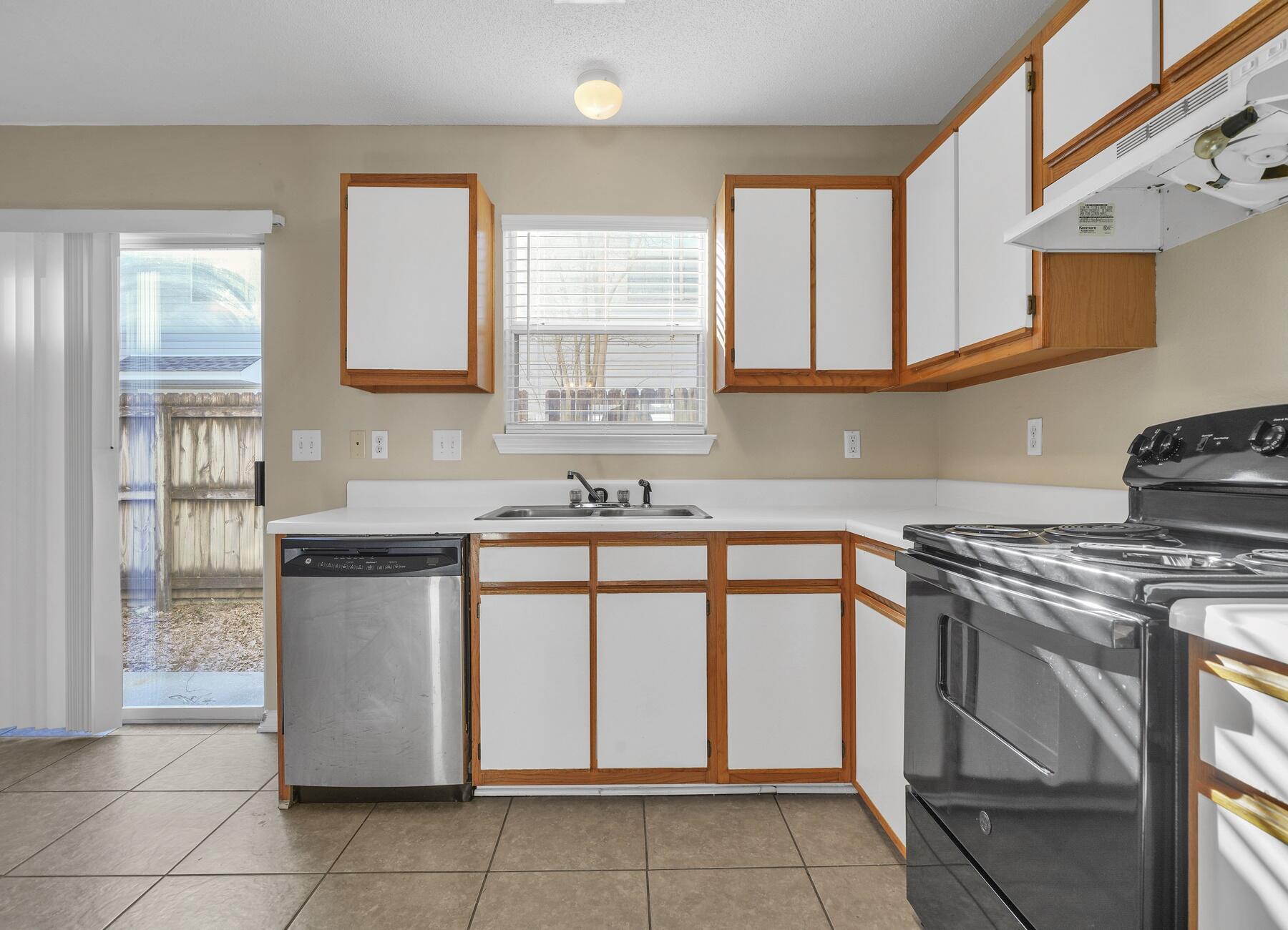 TOKALON TERRACE S/D - Residential Lease