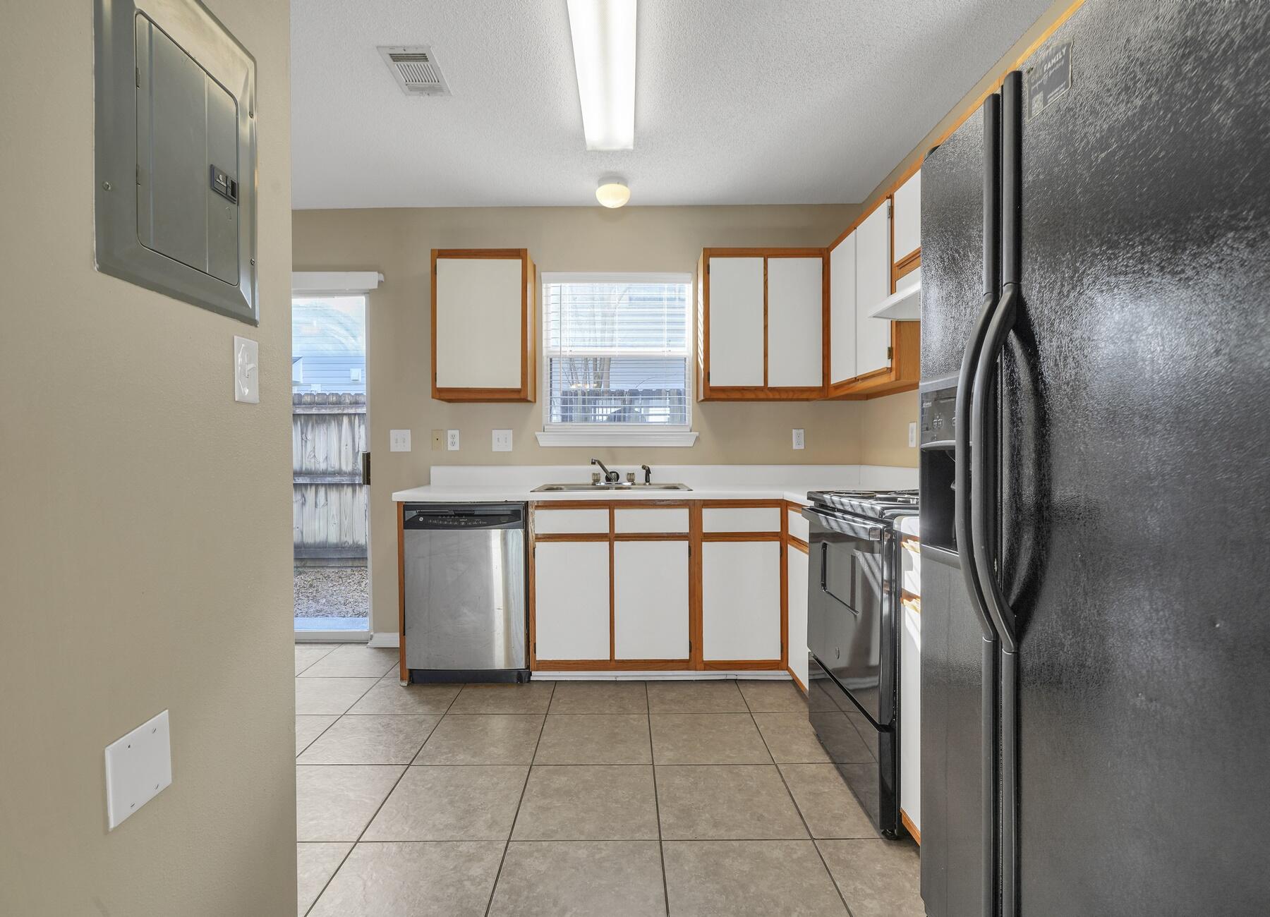 TOKALON TERRACE S/D - Residential Lease