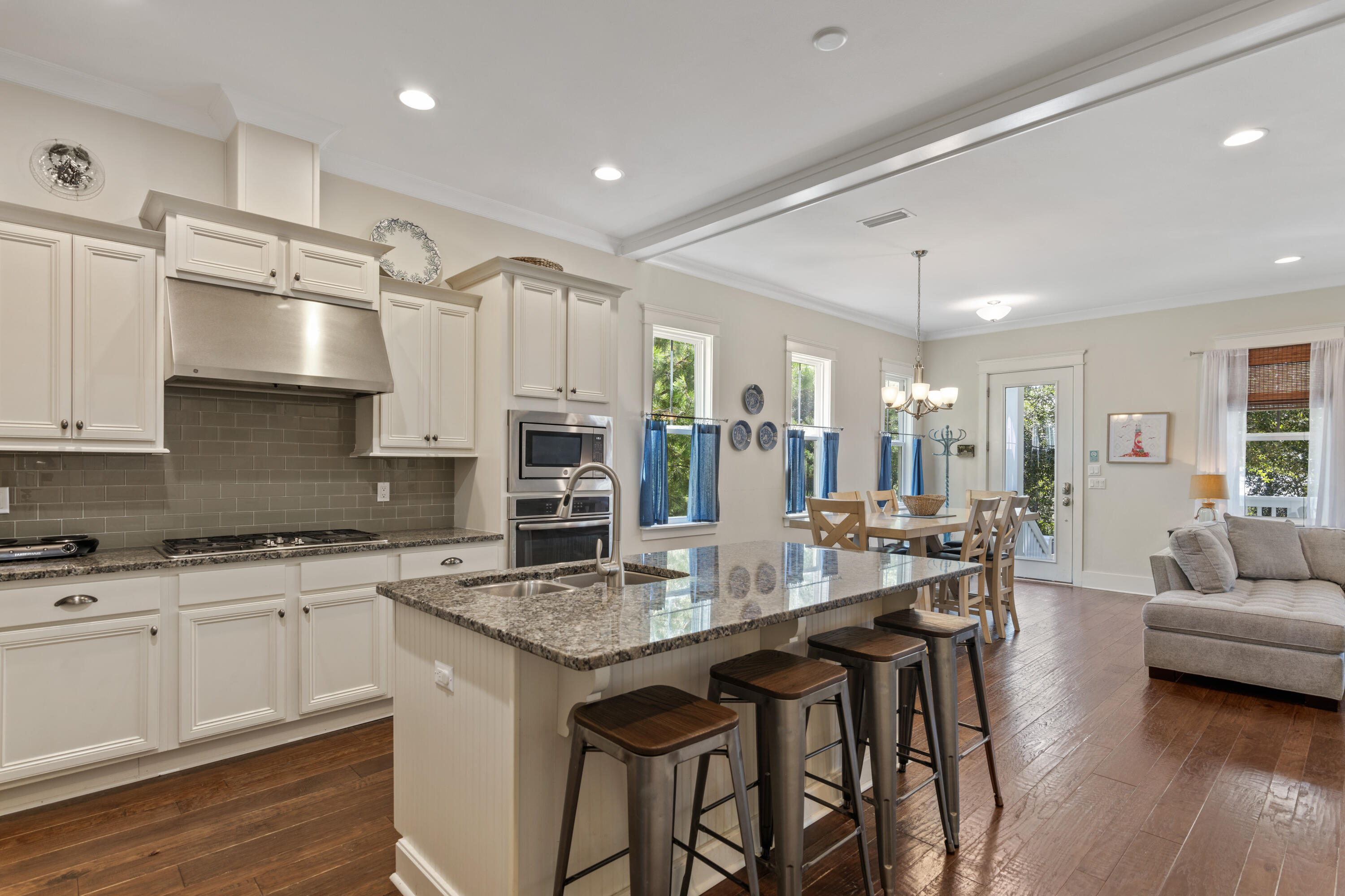 HIGHLAND PARKS - Residential