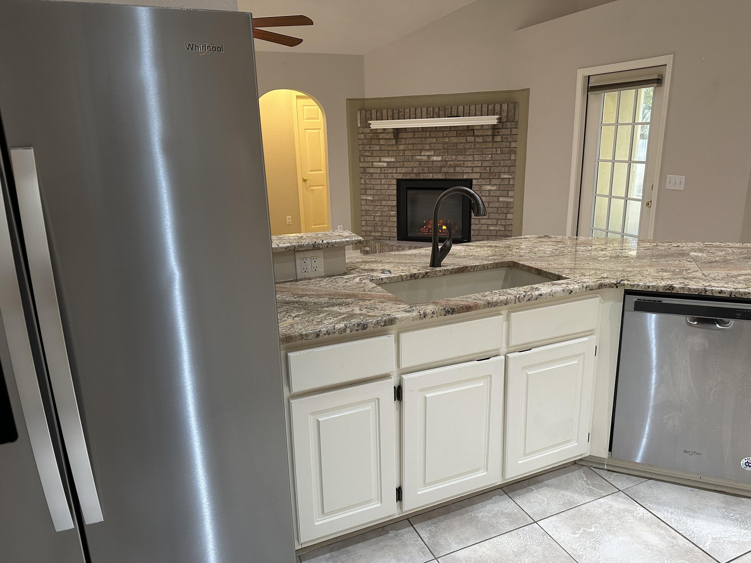 HOLLEY BY THE SEA - Residential