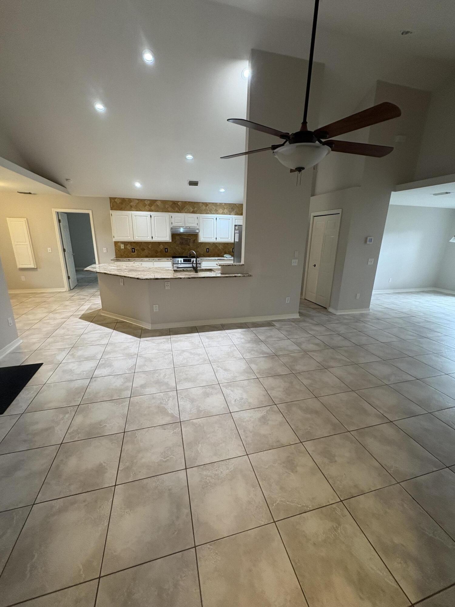 HOLLEY BY THE SEA - Residential