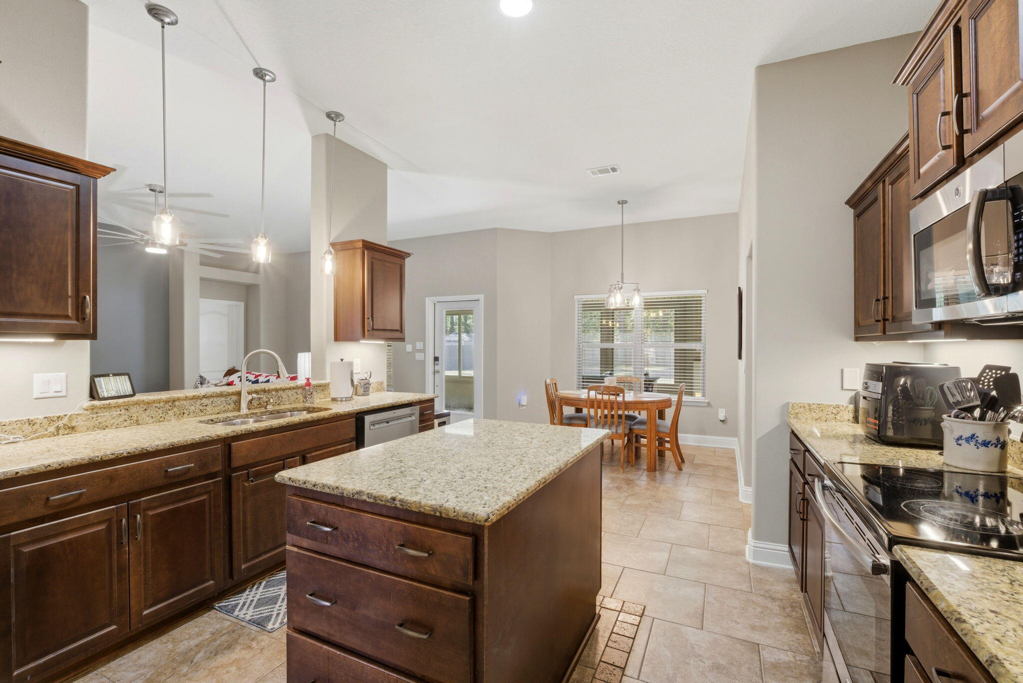 HOLLEY BY THE SEA - Residential