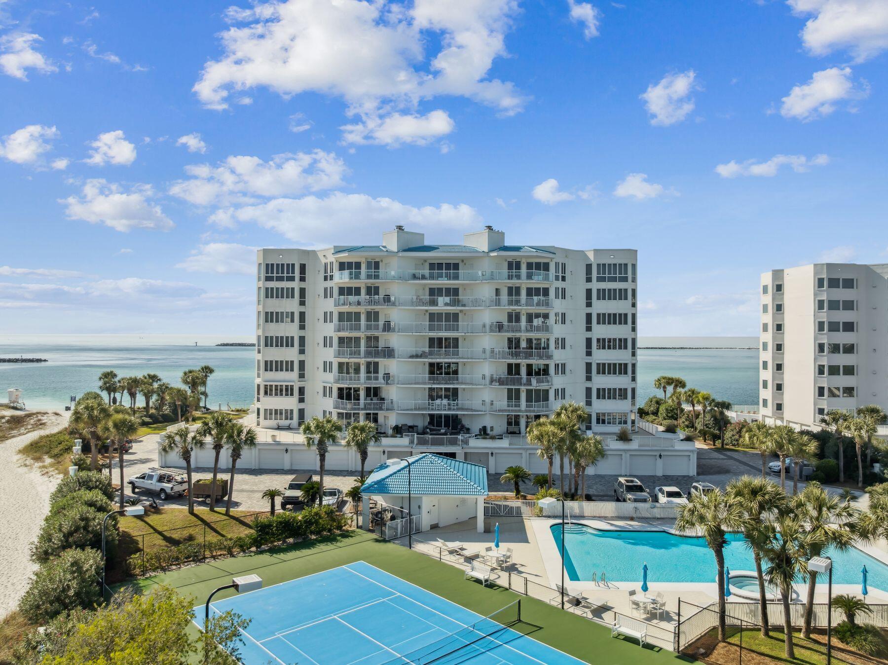 THE ULTIMATE CONDO - Residential