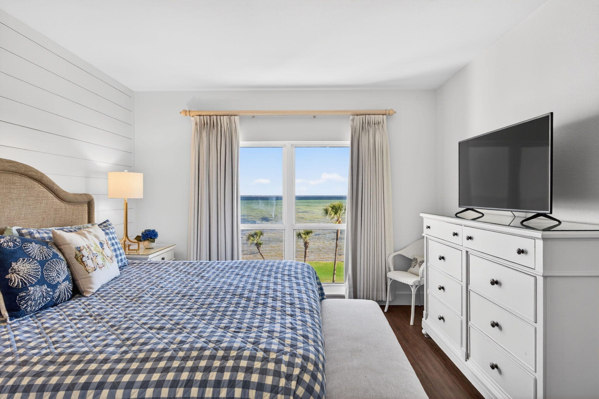 PLAYERS CLUB ON THE BAY - Residential