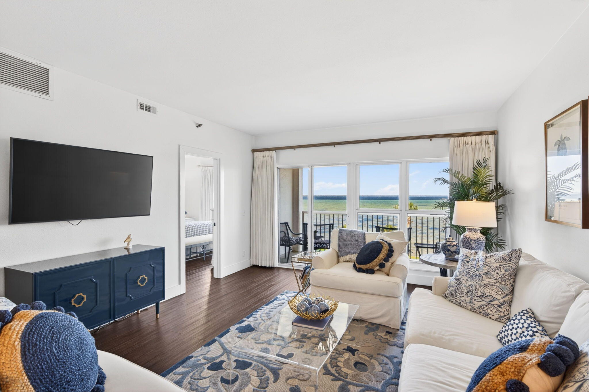 PLAYERS CLUB ON THE BAY - Residential