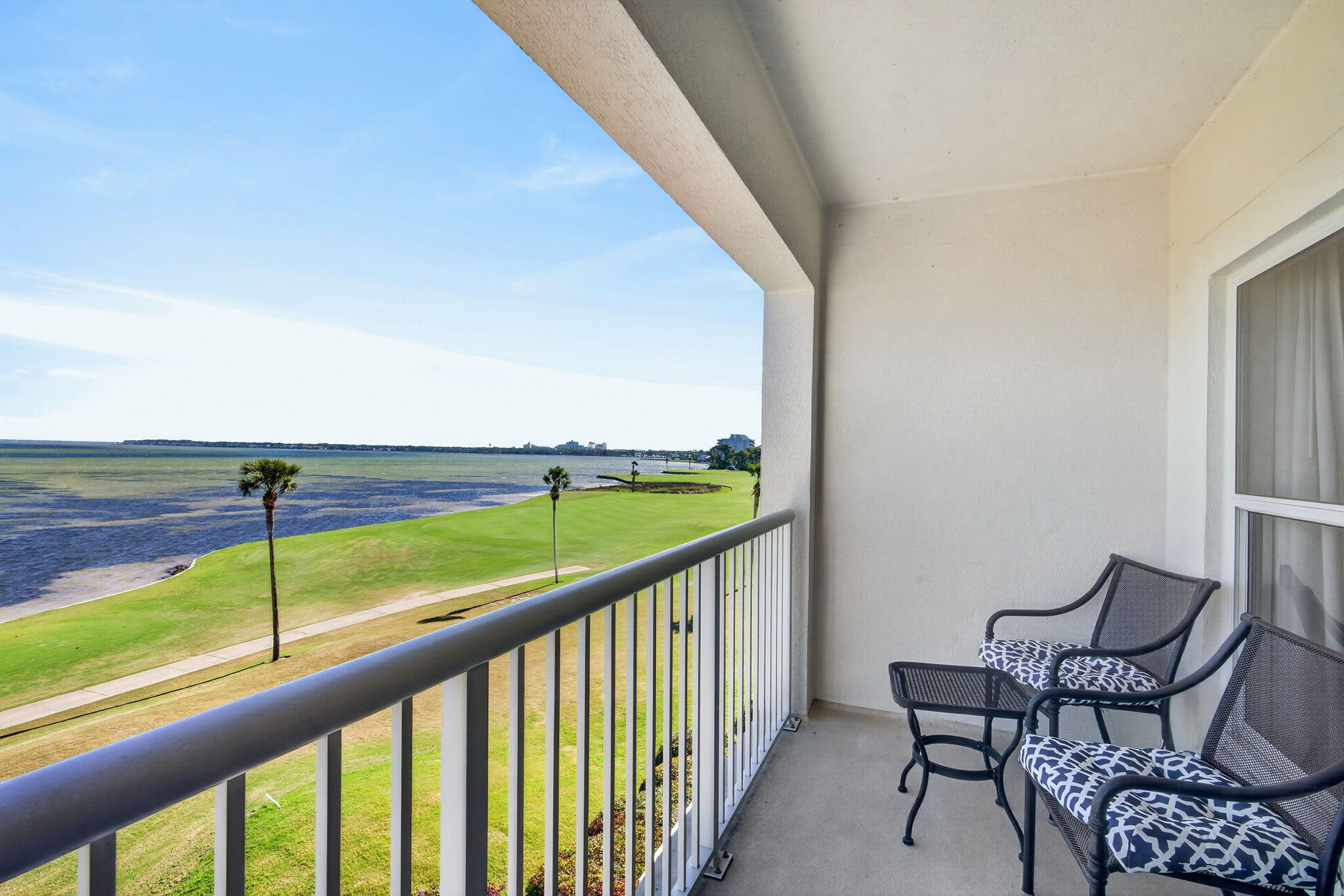 PLAYERS CLUB ON THE BAY - Residential