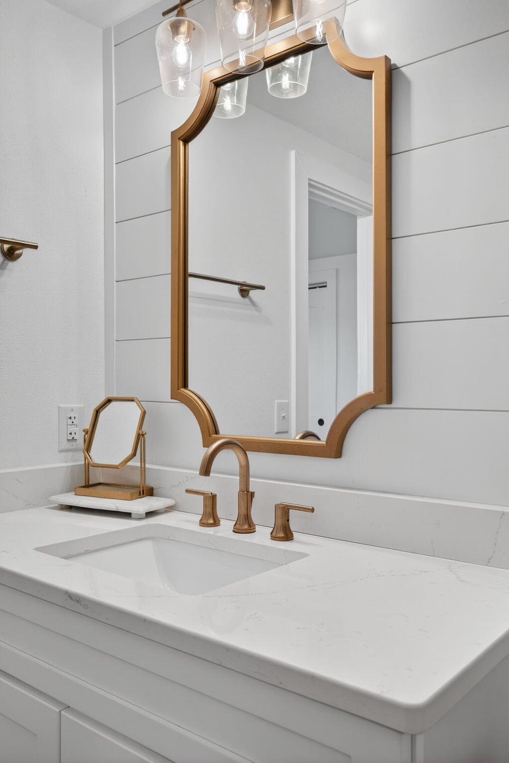 PLAYERS CLUB ON THE BAY - Residential