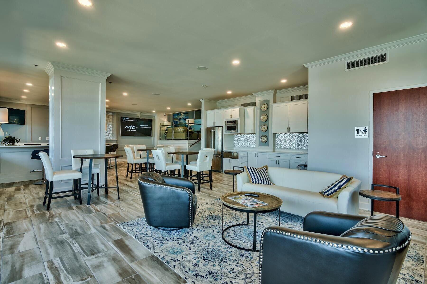 DESTIN YACHT CLUB - Residential