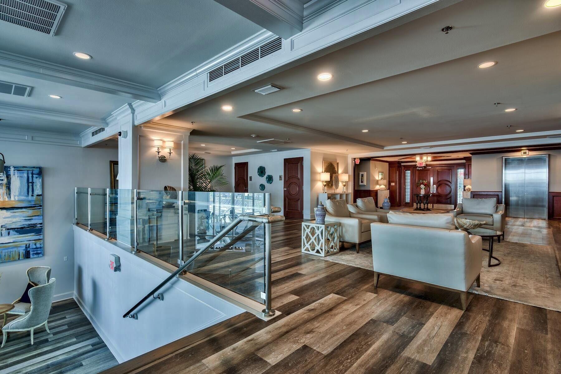 DESTIN YACHT CLUB - Residential