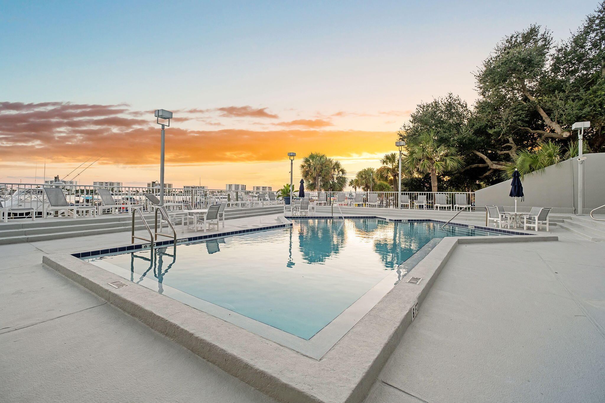 DESTIN YACHT CLUB - Residential