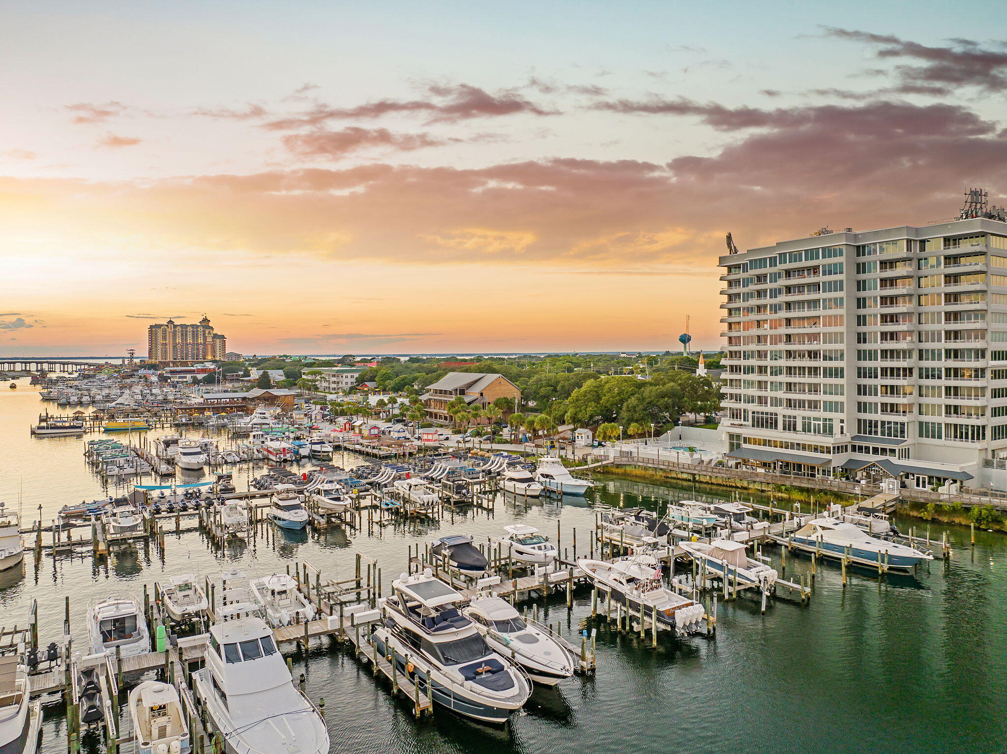 DESTIN YACHT CLUB - Residential