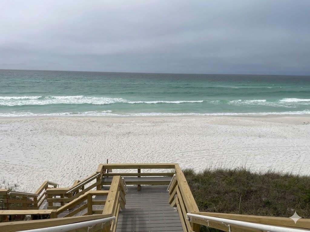 ALEXANDER AT PALM COURT - Residential