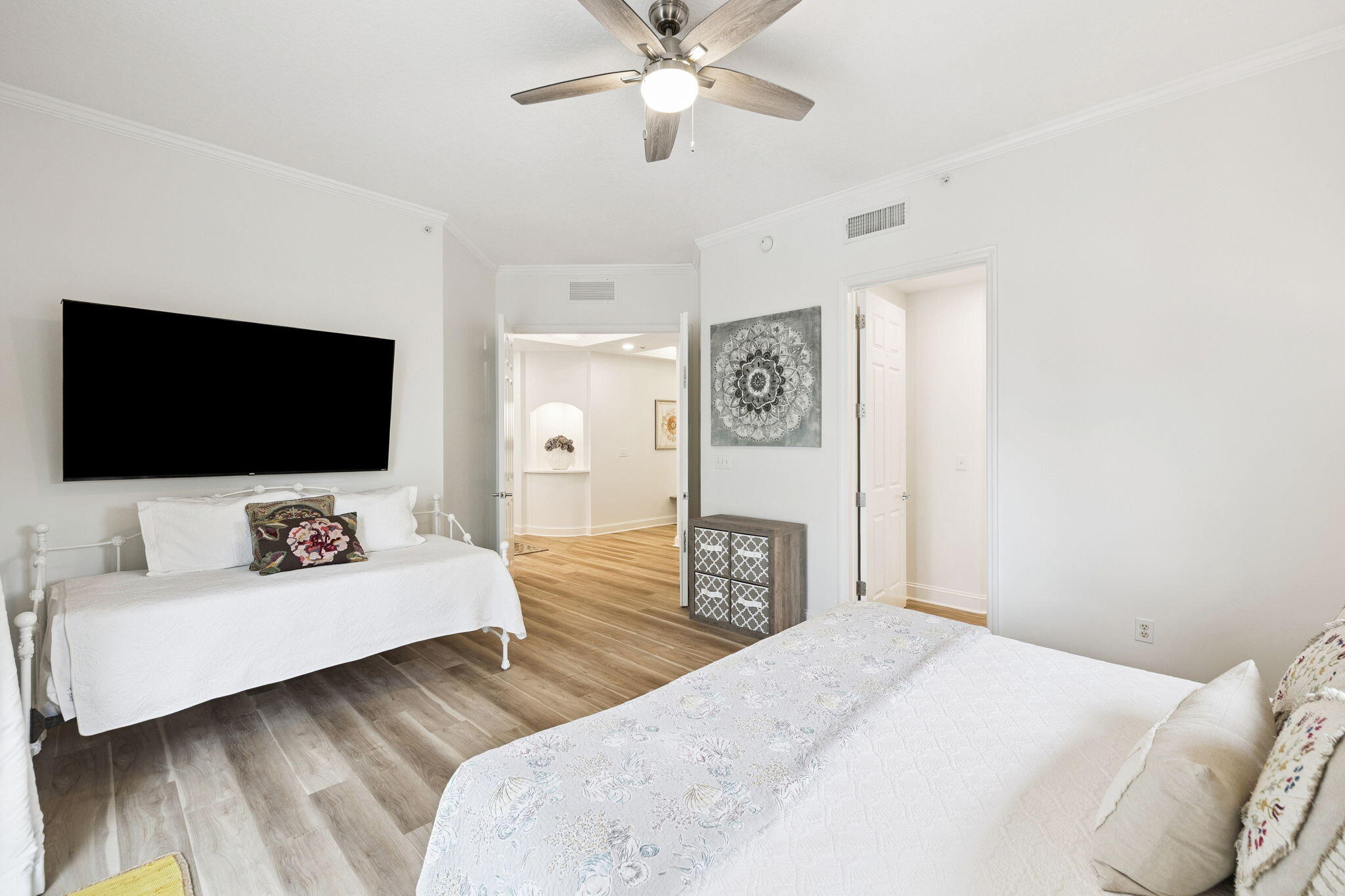 ALEXANDER AT PALM COURT - Residential