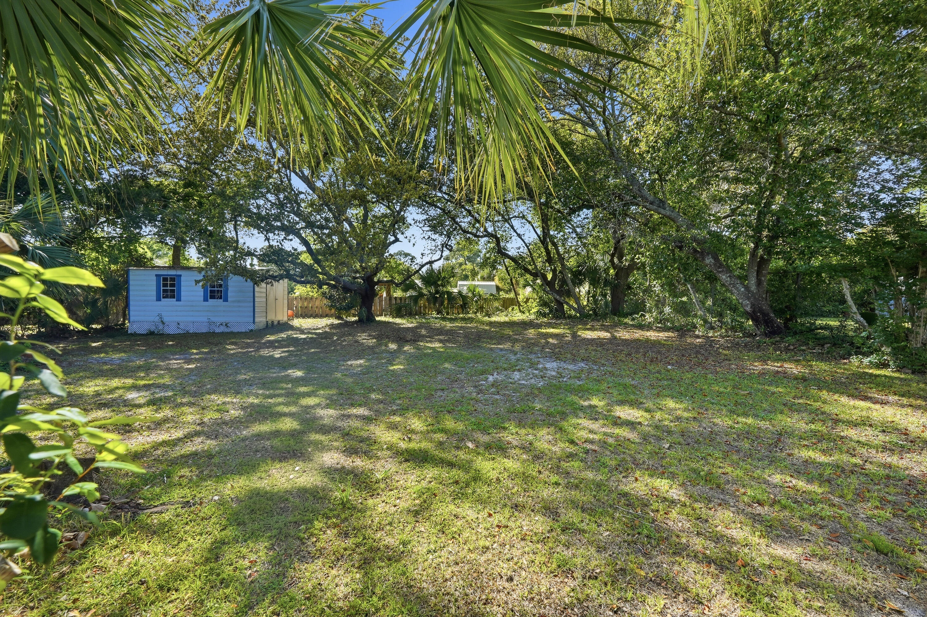 GARNIERS BEACH - Residential