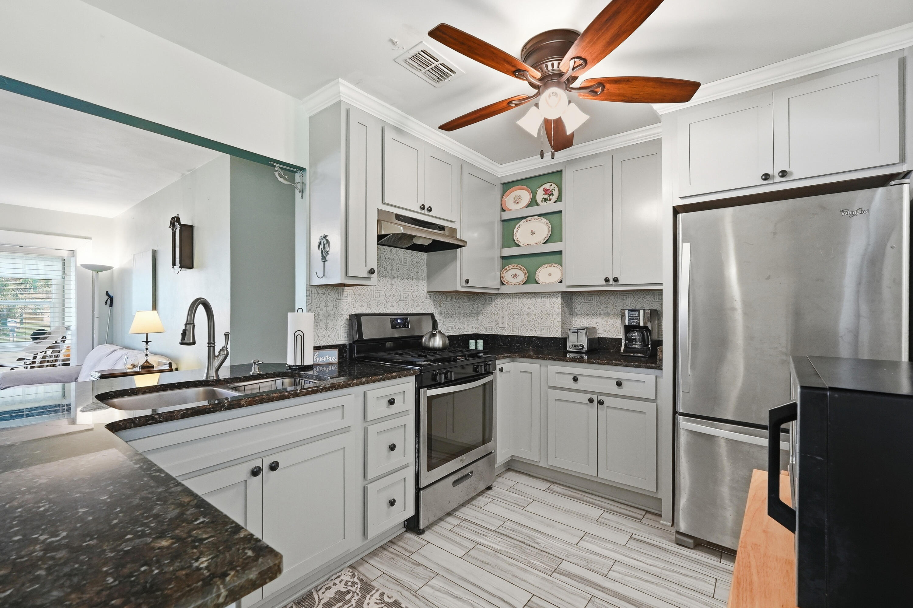 GARNIERS BEACH - Residential