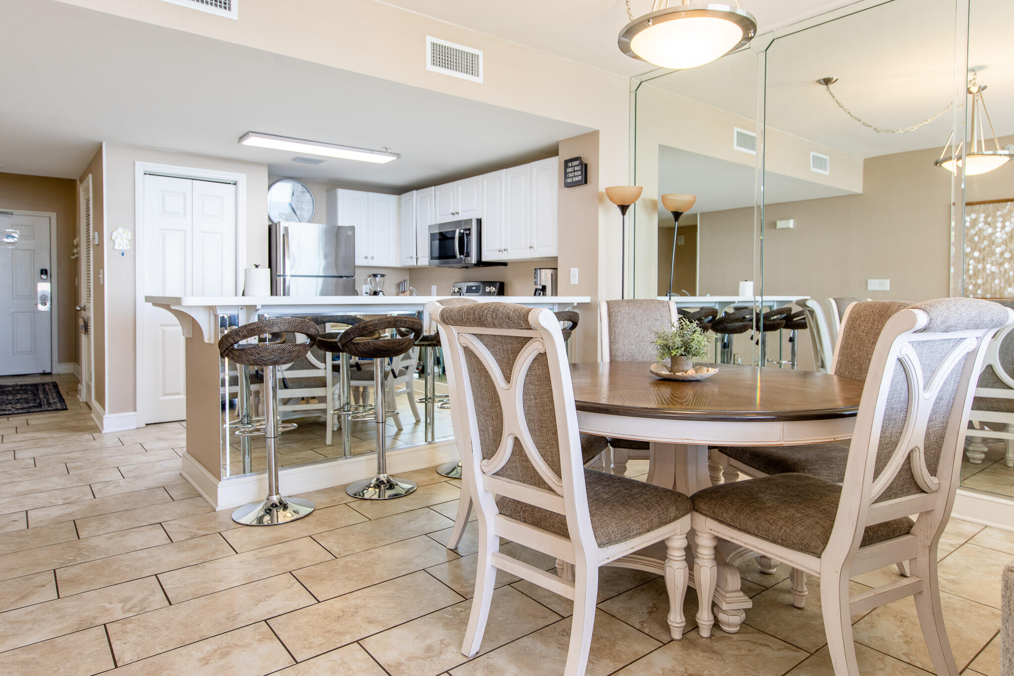 MAJESTIC BEACH TOWERS I - Residential